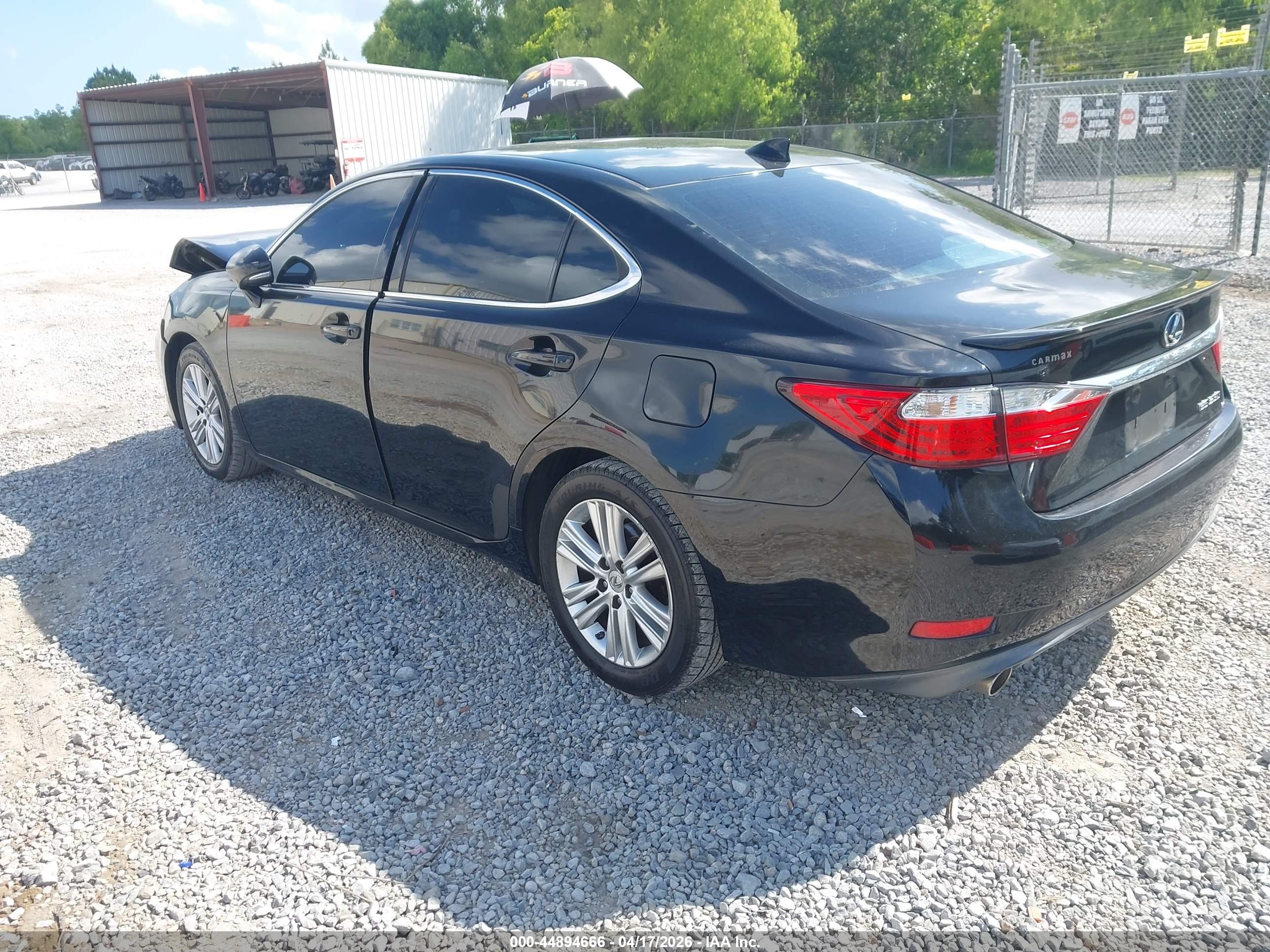 LEXUS ES image 3
