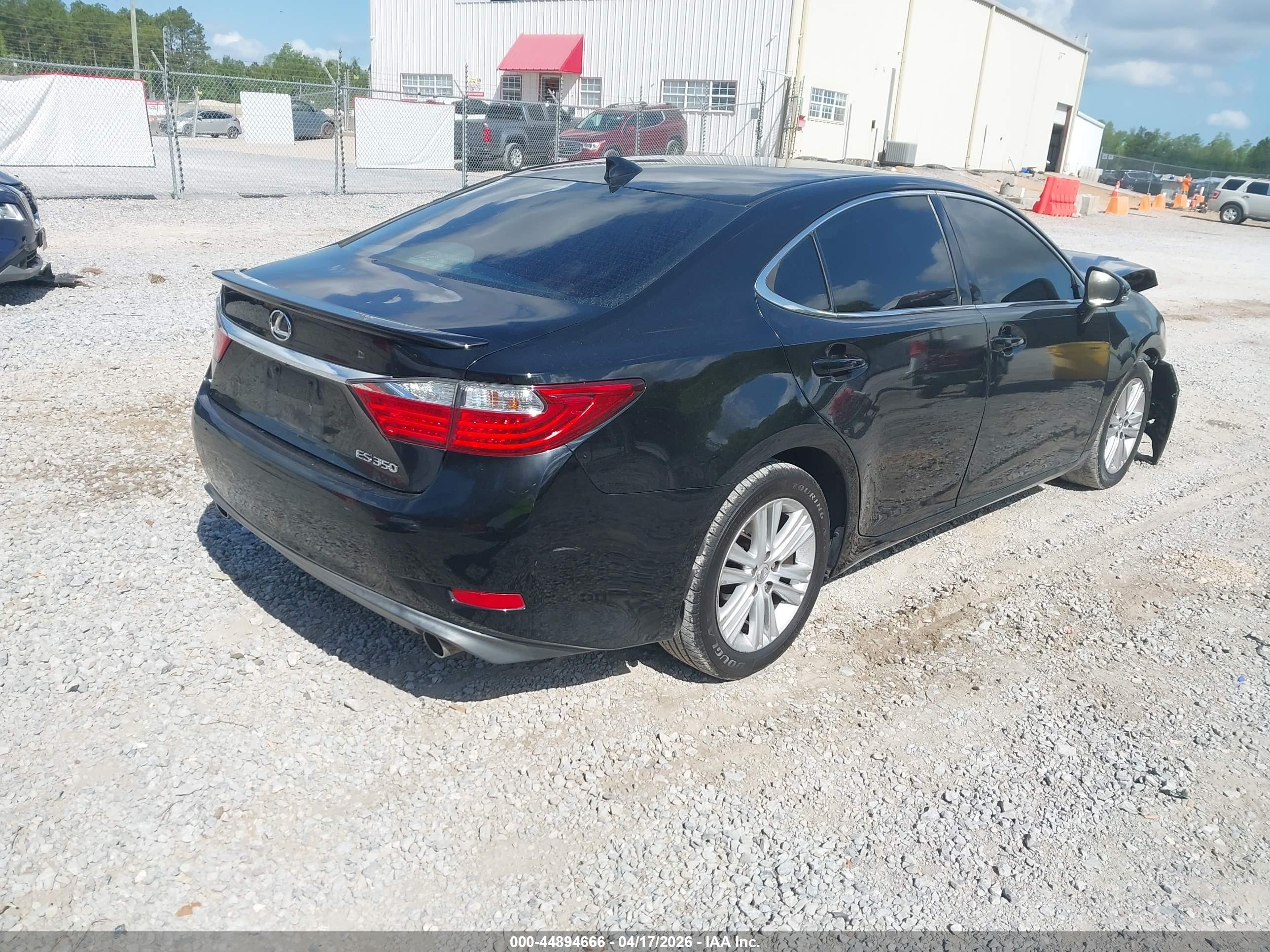 LEXUS ES image 4