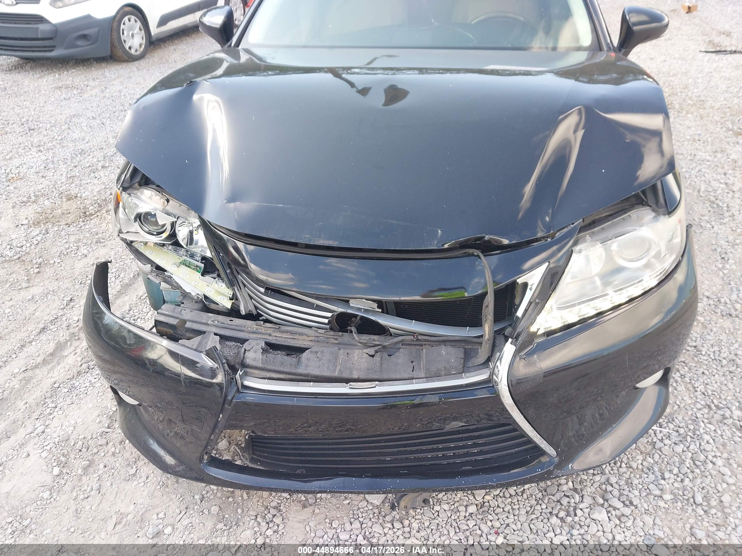 LEXUS ES image 6