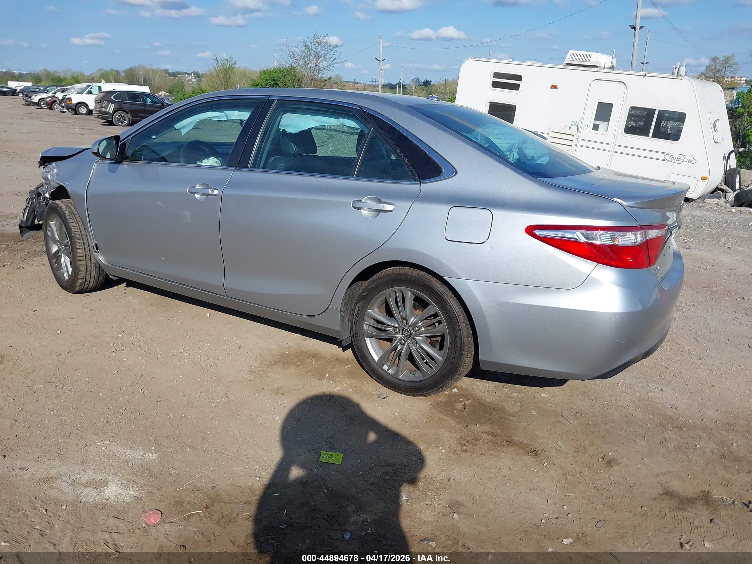 TOYOTA CAMRY image 3