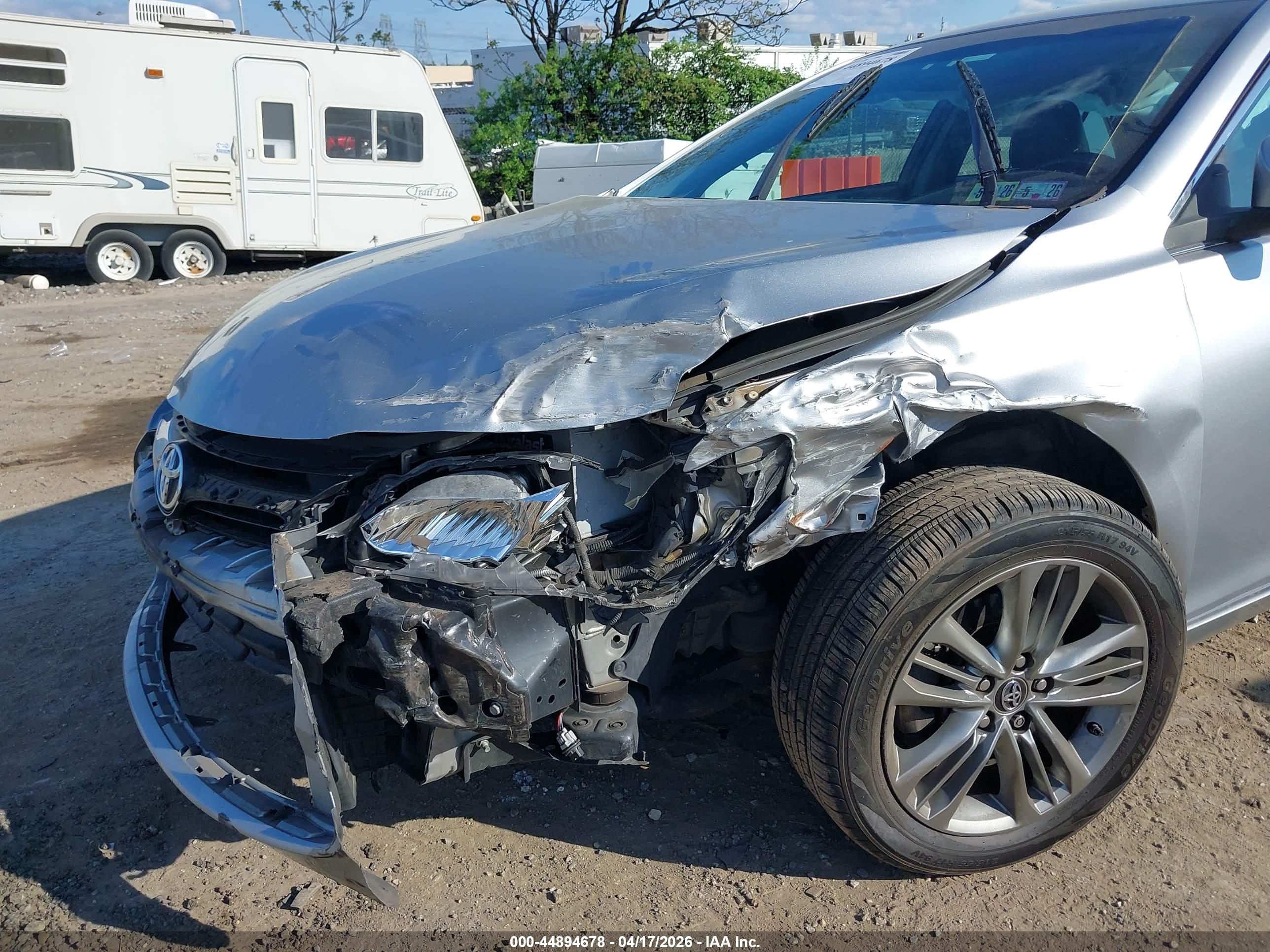 TOYOTA CAMRY image 6