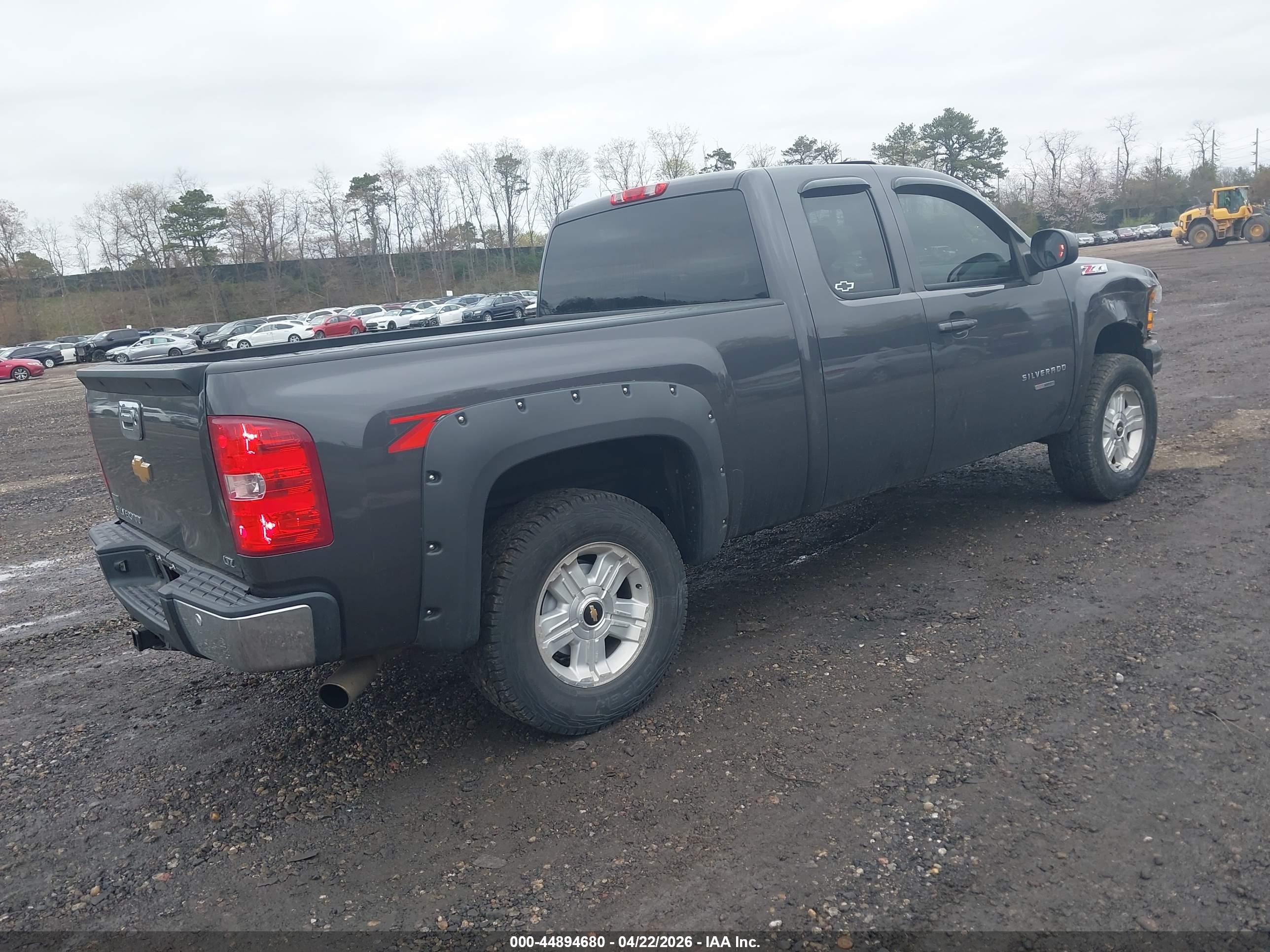 CHEVROLET SILVERADO image 4