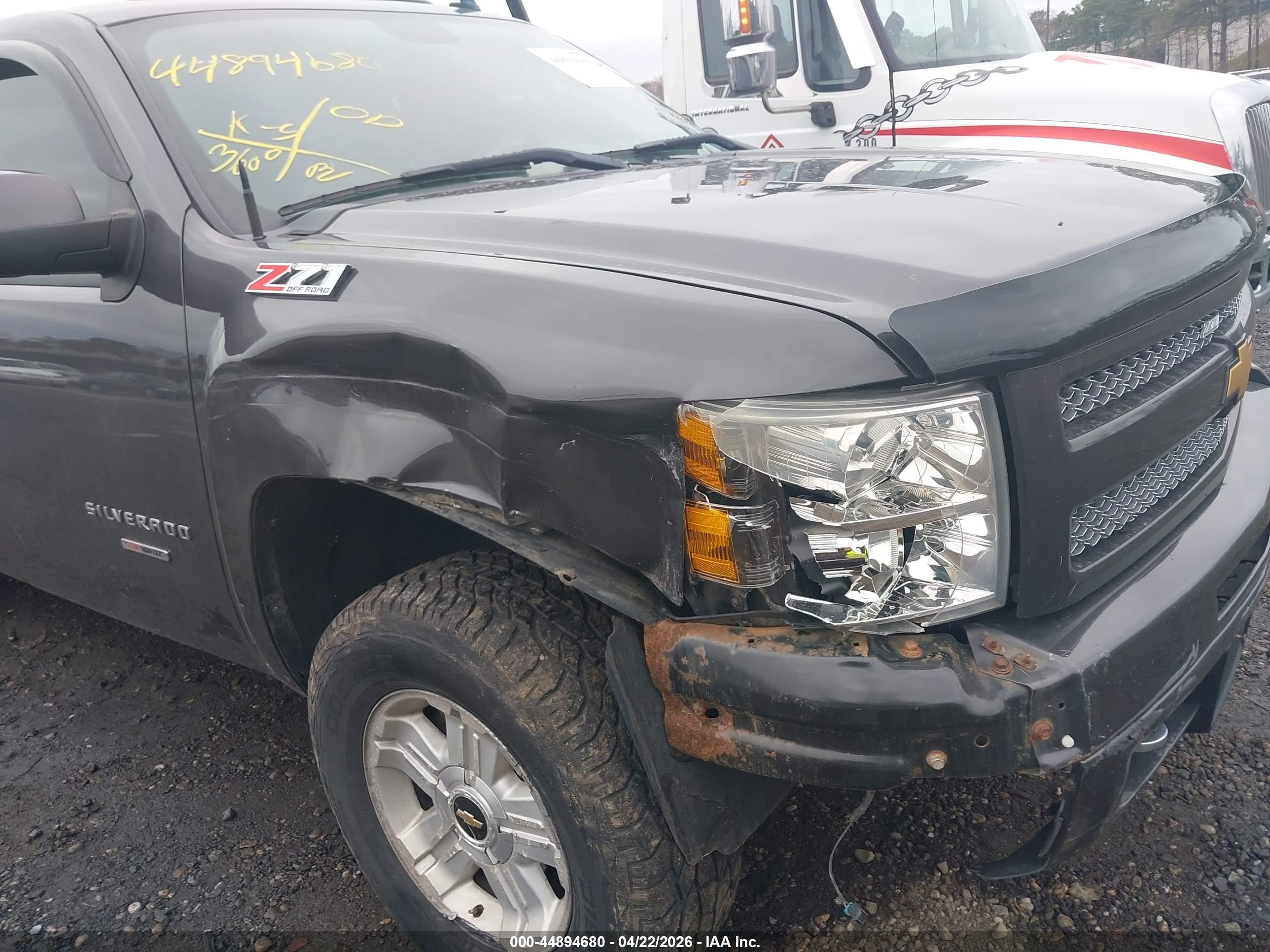 CHEVROLET SILVERADO image 6