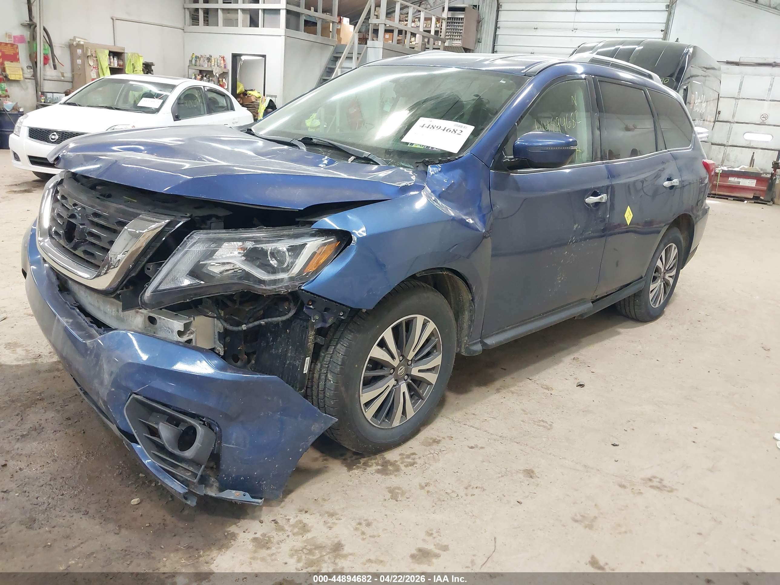 NISSAN PATHFINDER image 2