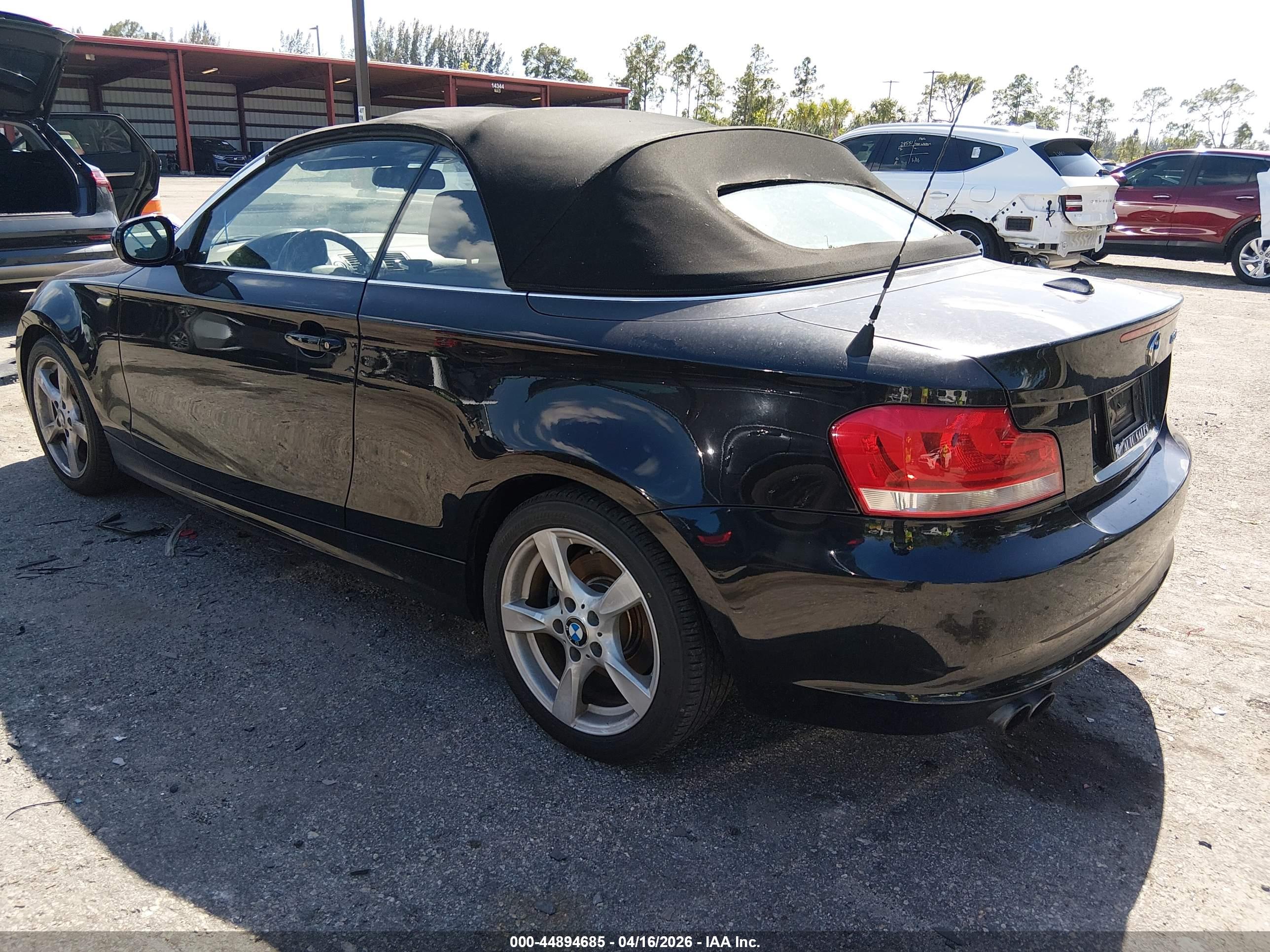 BMW 128I image 3