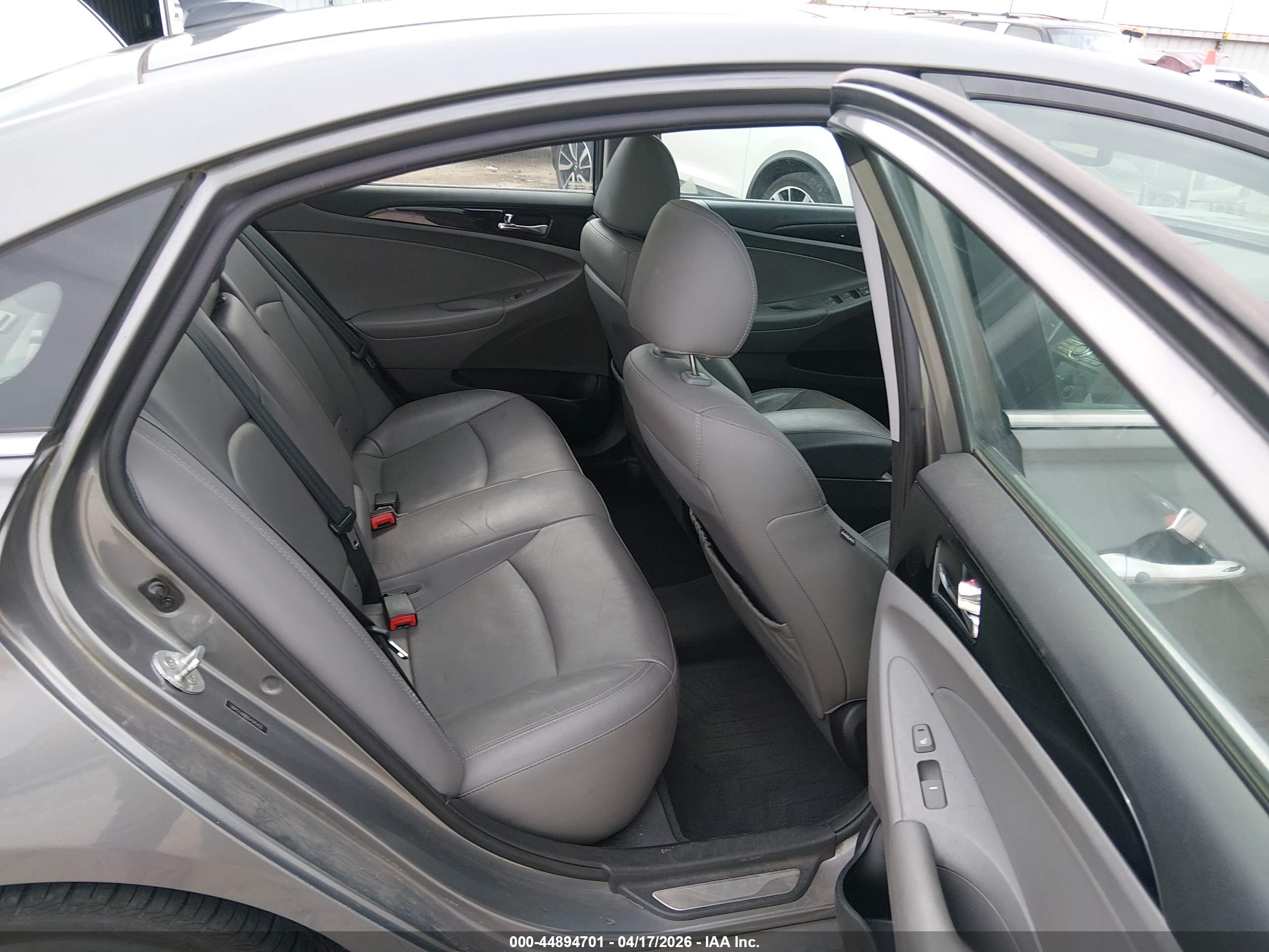 HYUNDAI SONATA image 8