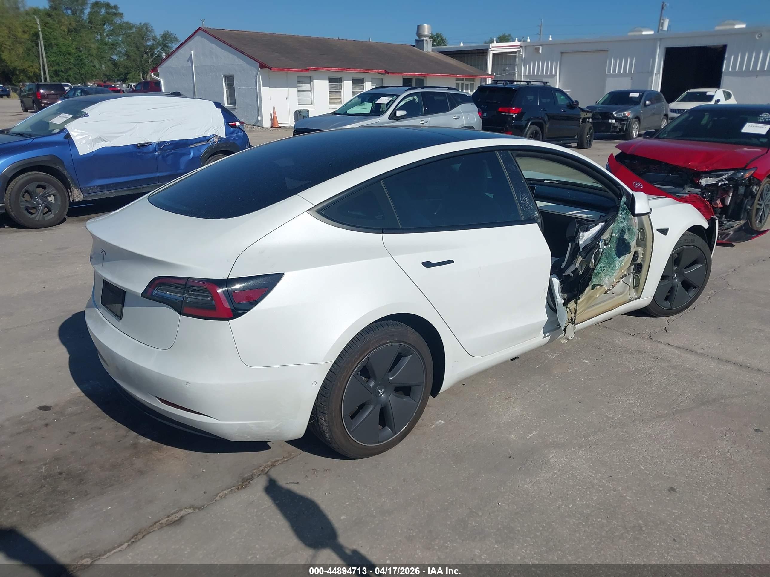 TESLA MODEL image 4