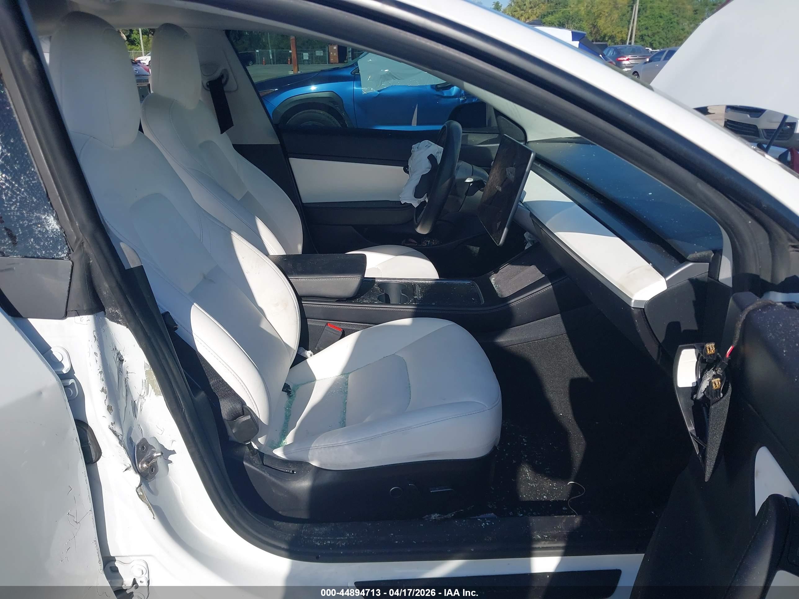 TESLA MODEL image 5