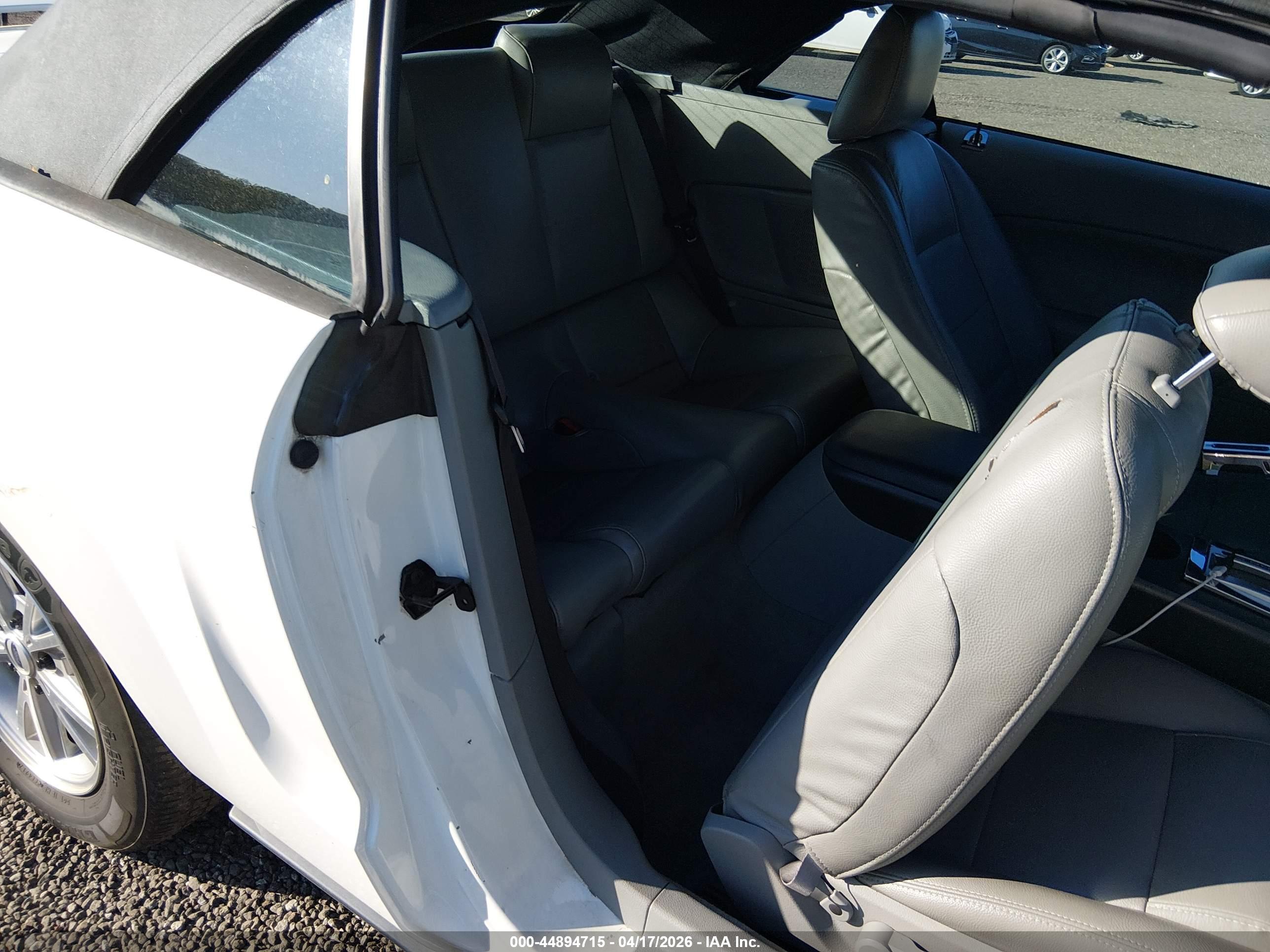 FORD MUSTANG image 8
