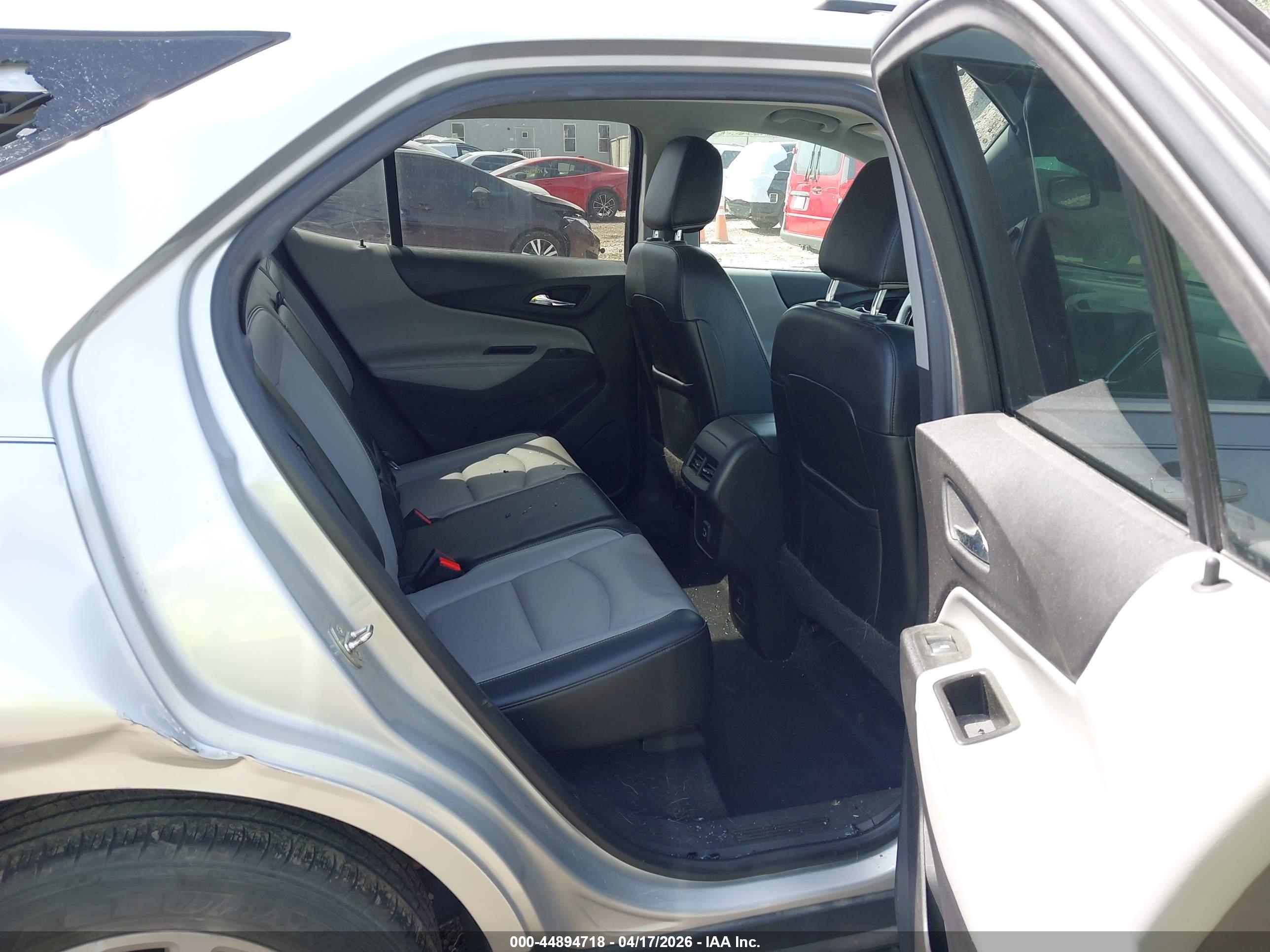 CHEVROLET EQUINOX image 8