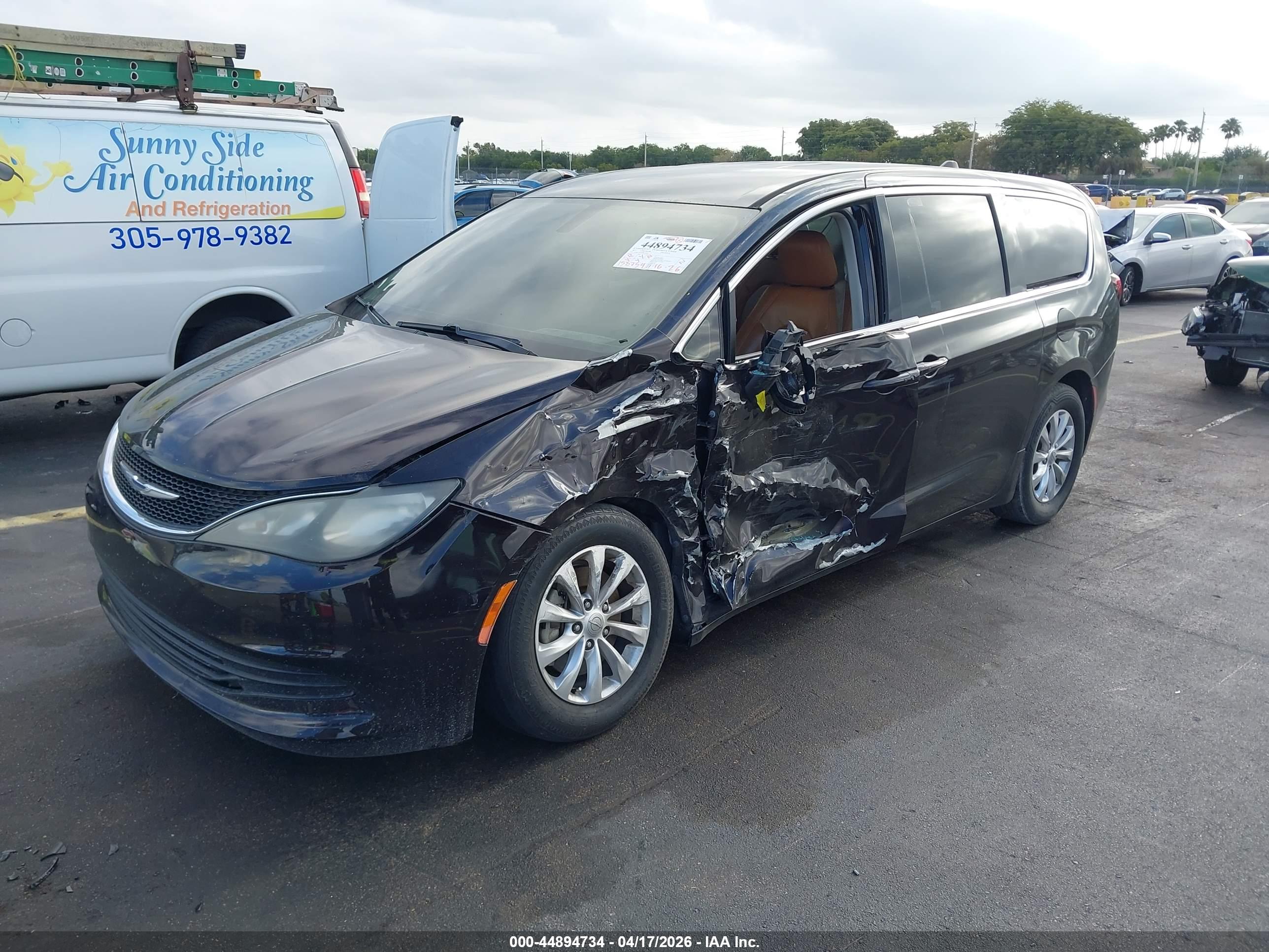 CHRYSLER PACIFICA image 2
