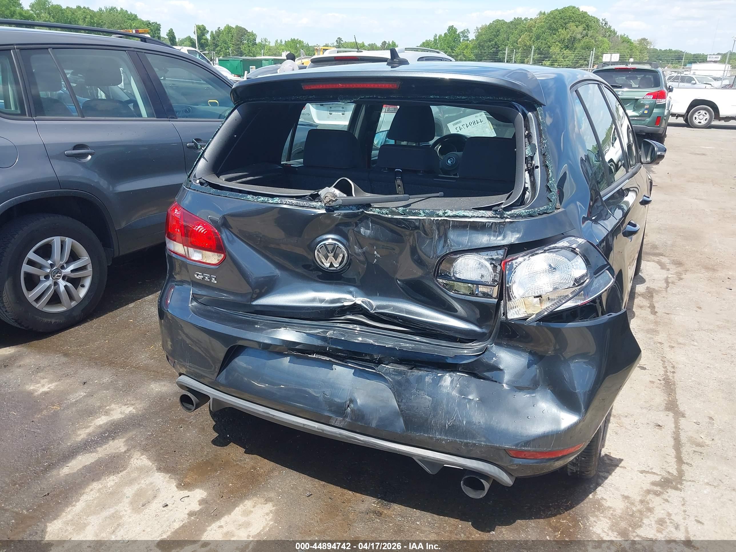 VOLKSWAGEN GTI image 6