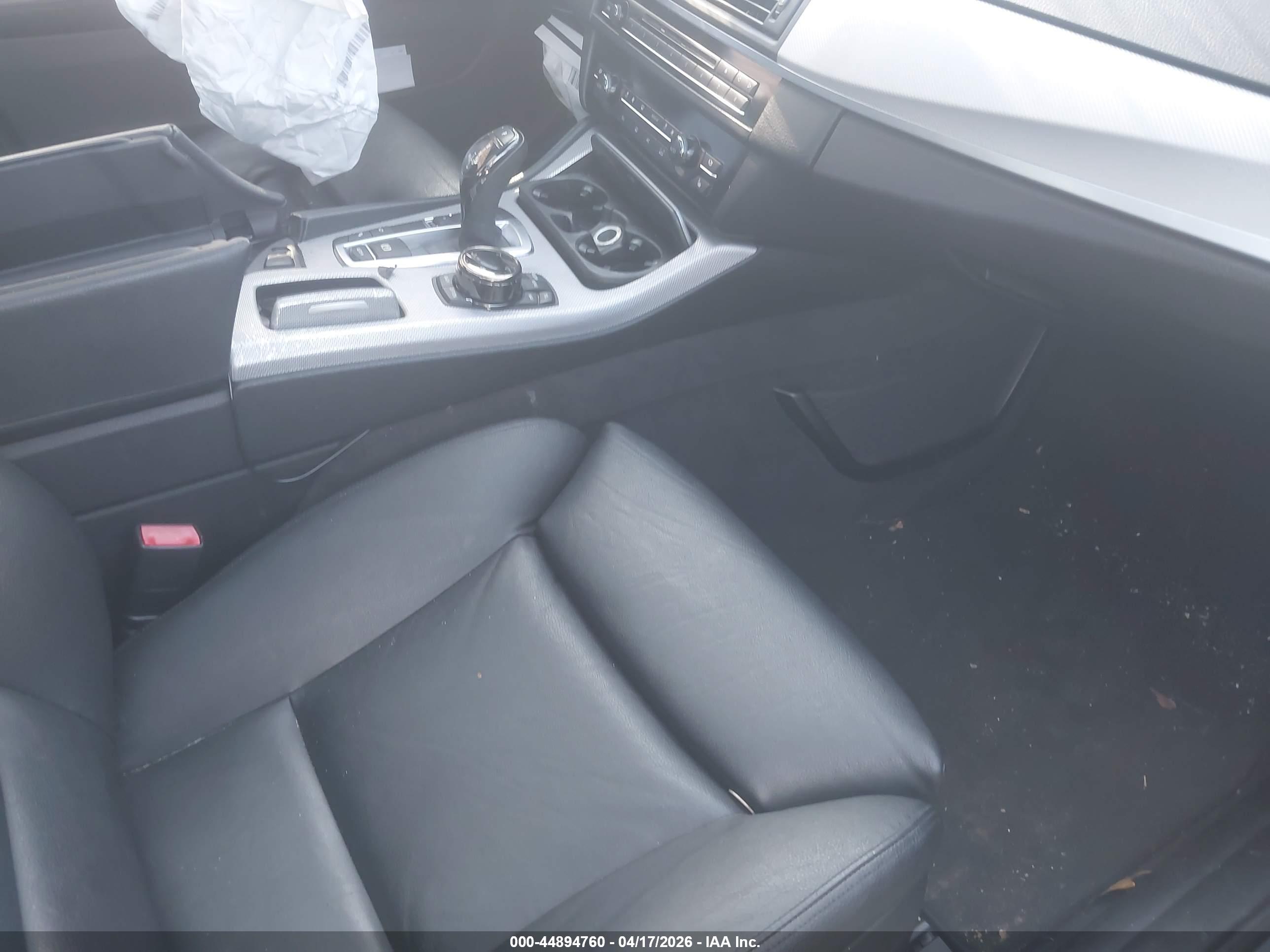 BMW 550I image 5