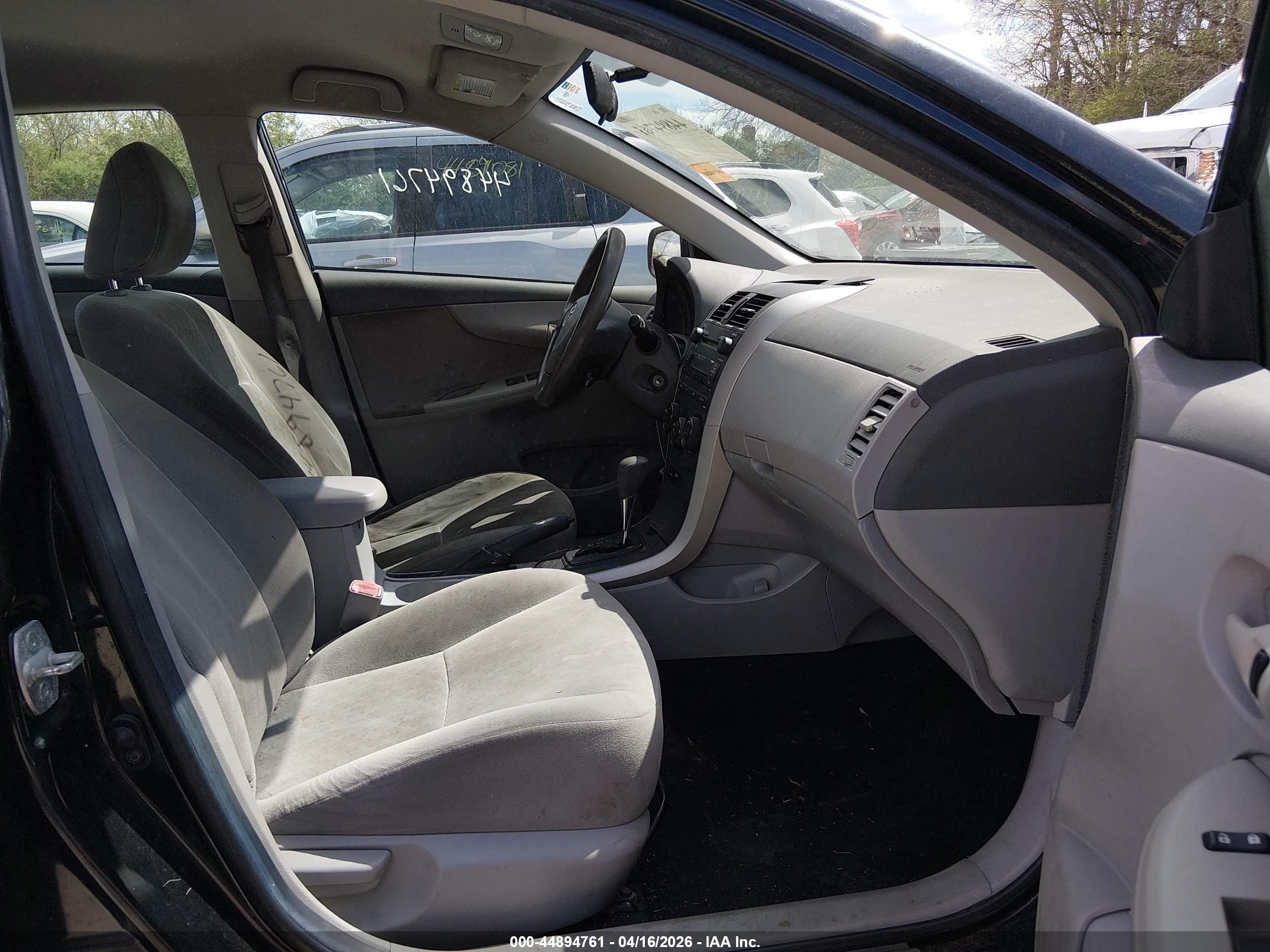 TOYOTA COROLLA image 5