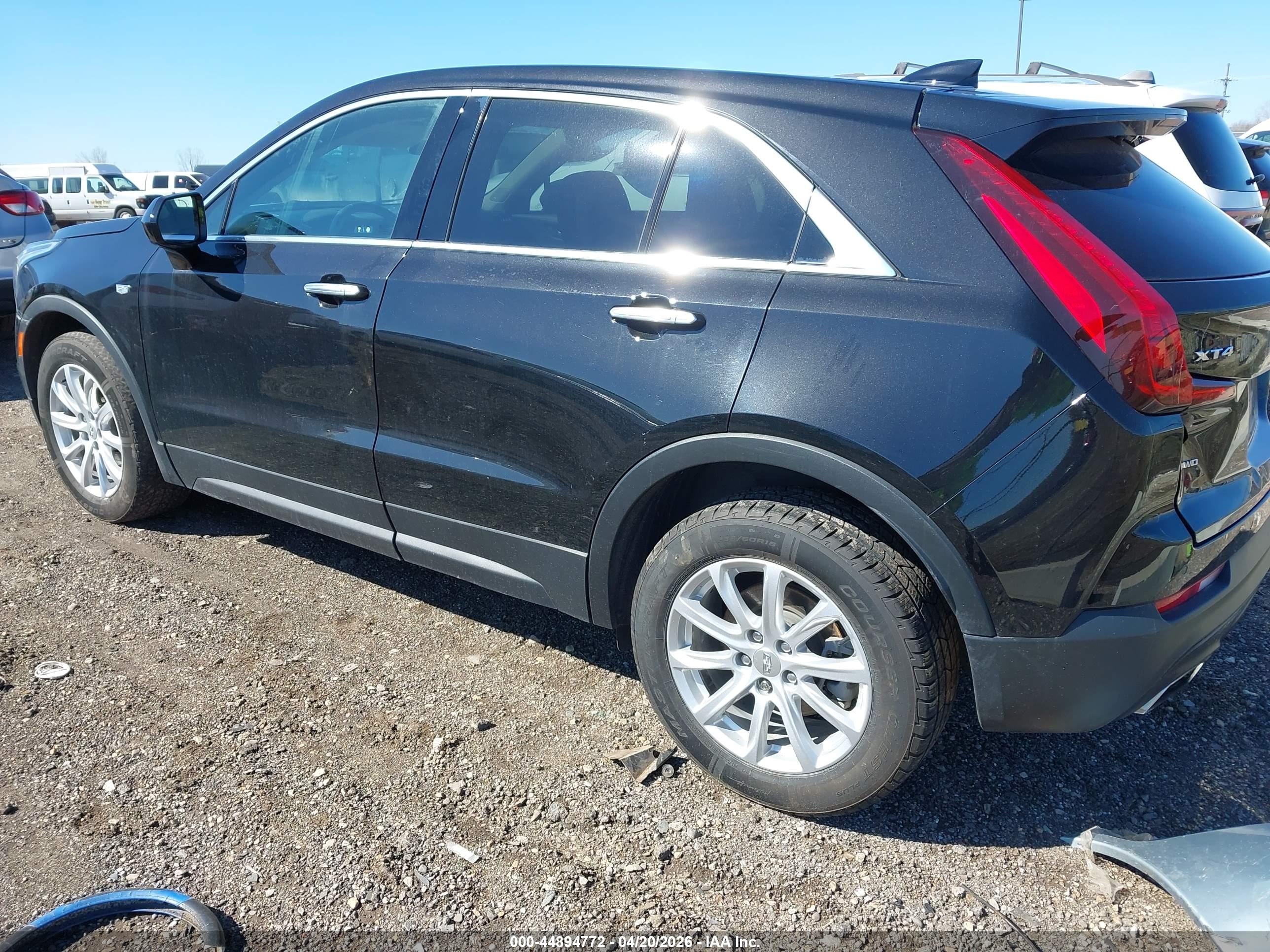 CADILLAC XT4 image 3