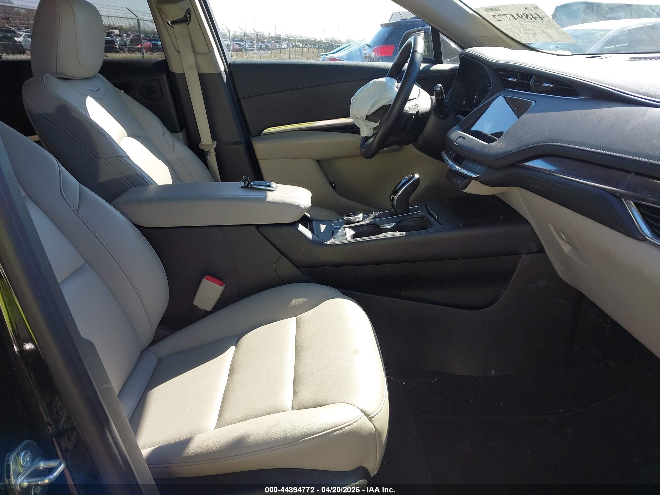 CADILLAC XT4 image 5