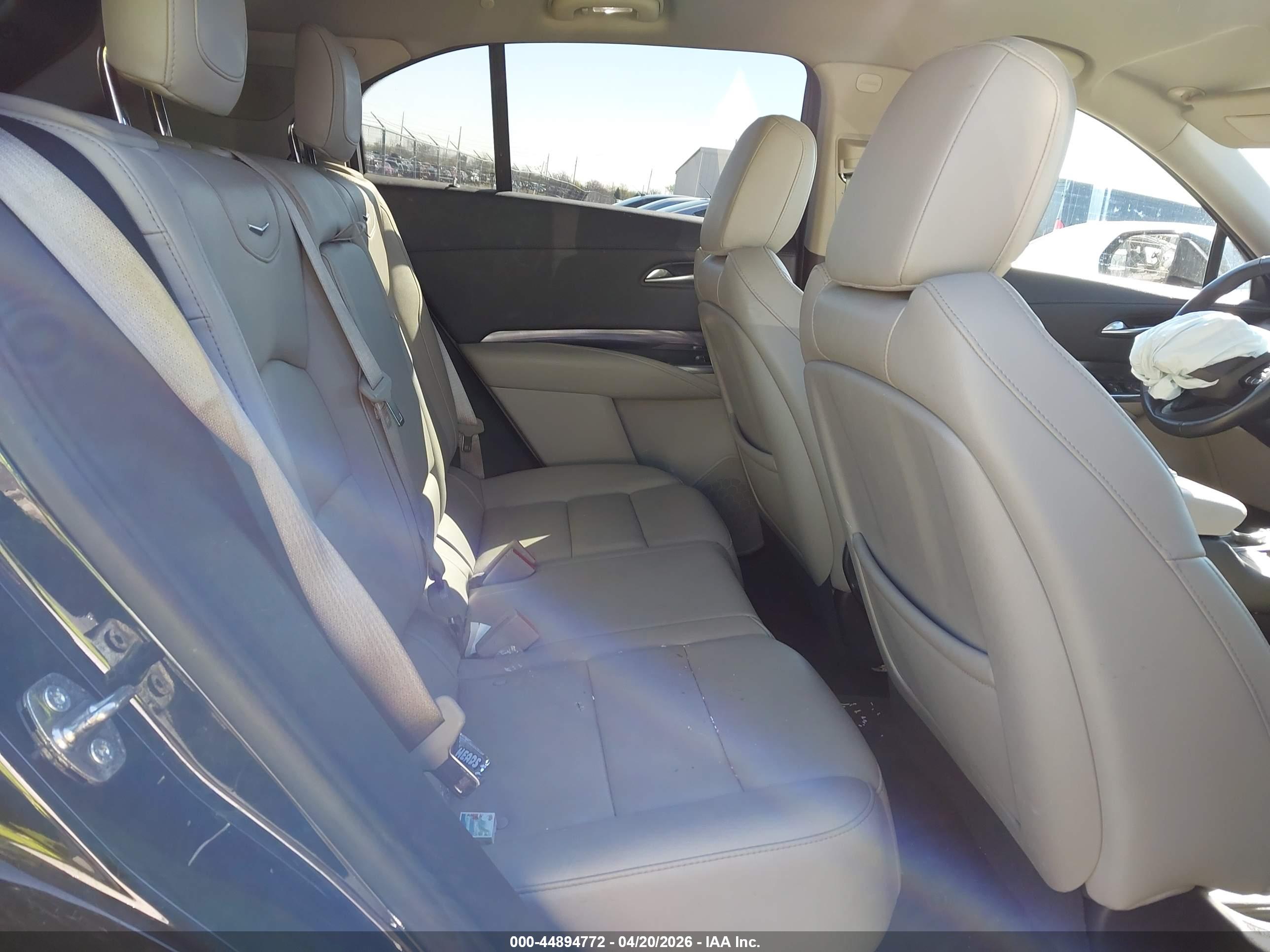 CADILLAC XT4 image 8