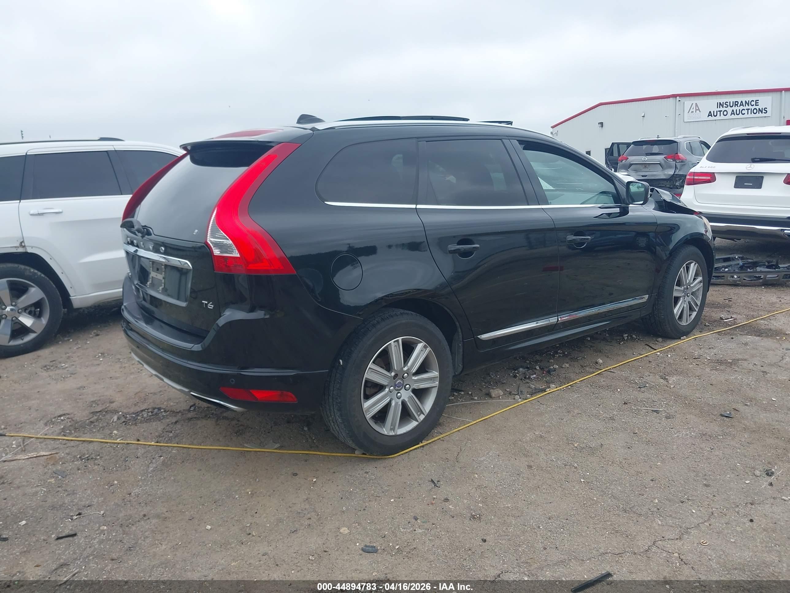 VOLVO XC60 image 4