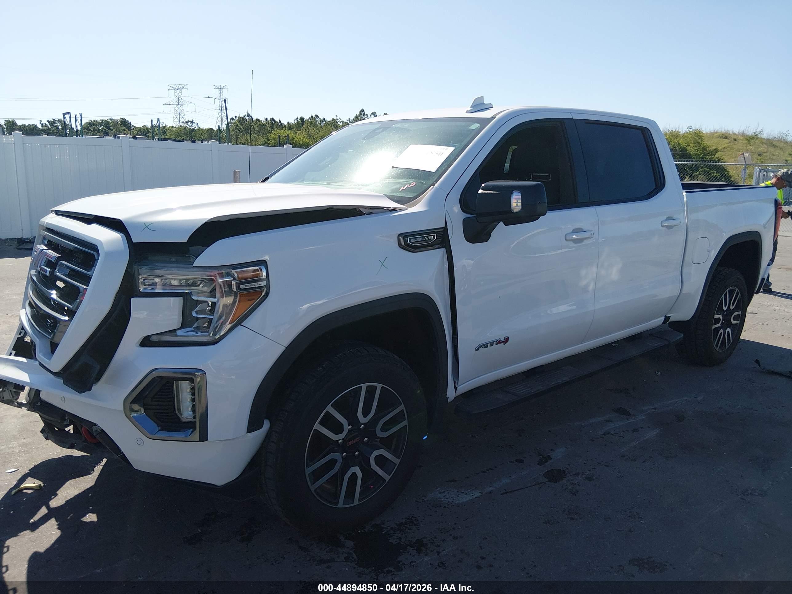 GMC SIERRA image 2