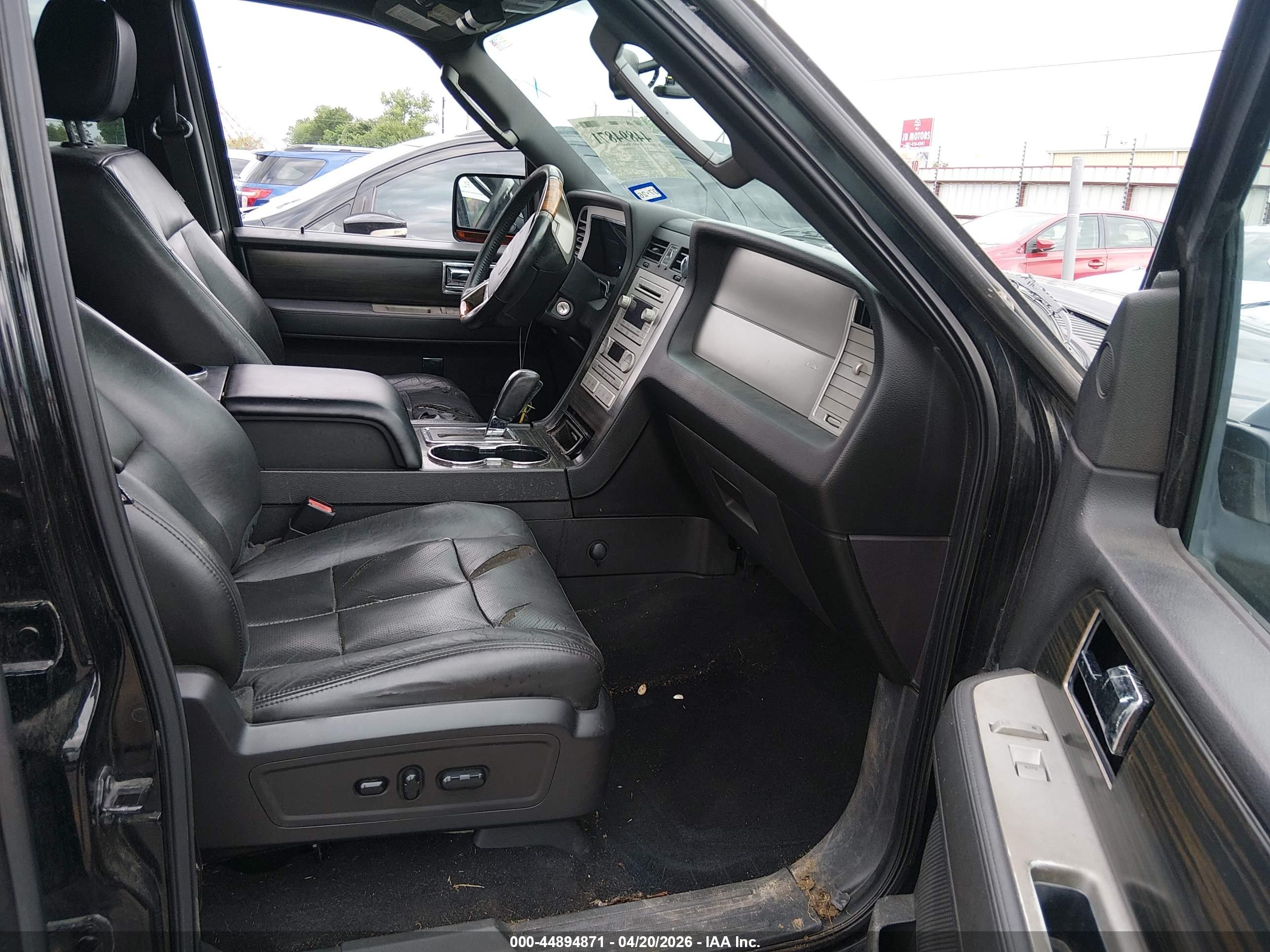 LINCOLN NAVIGATOR image 5