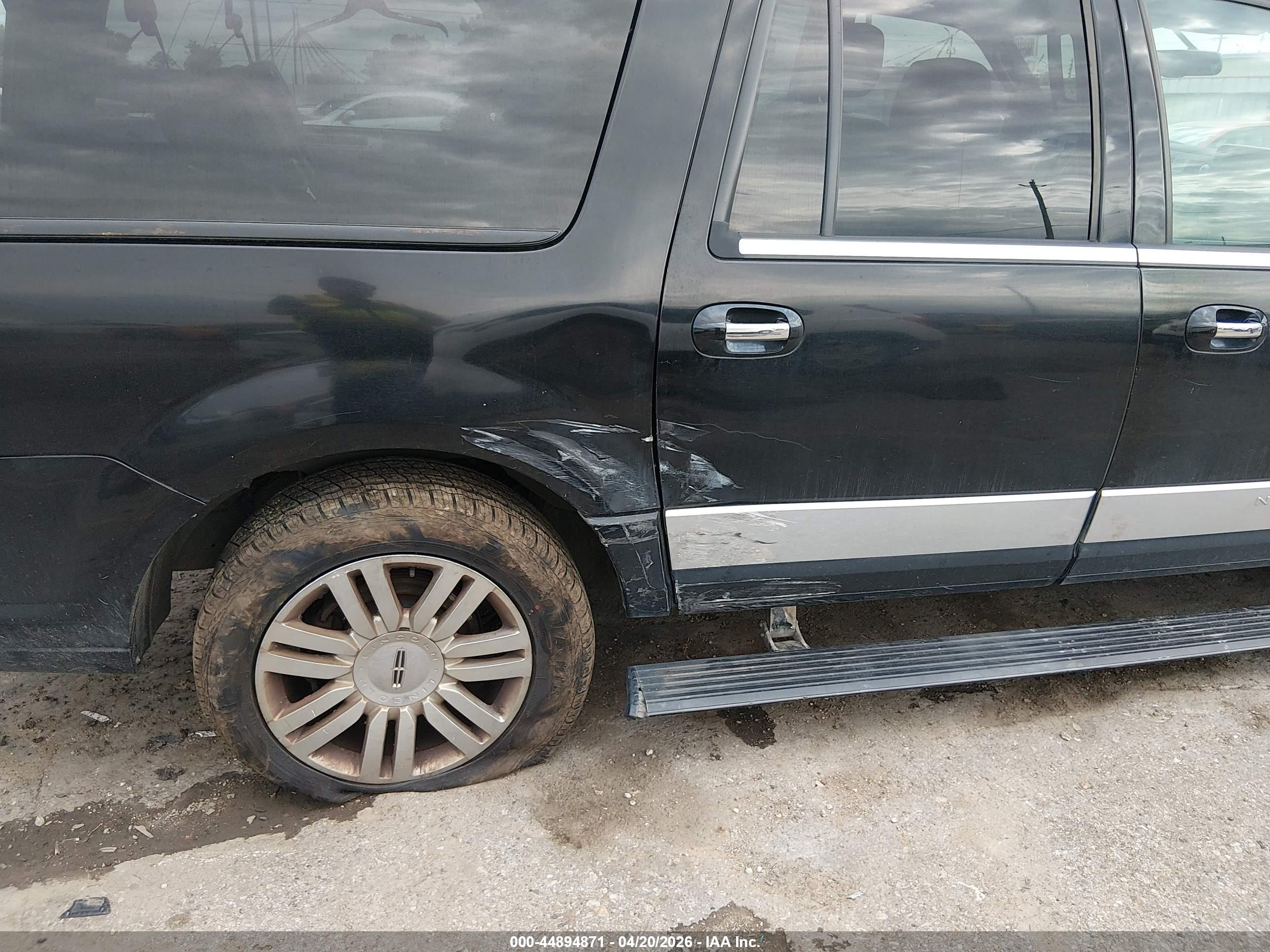 LINCOLN NAVIGATOR image 6