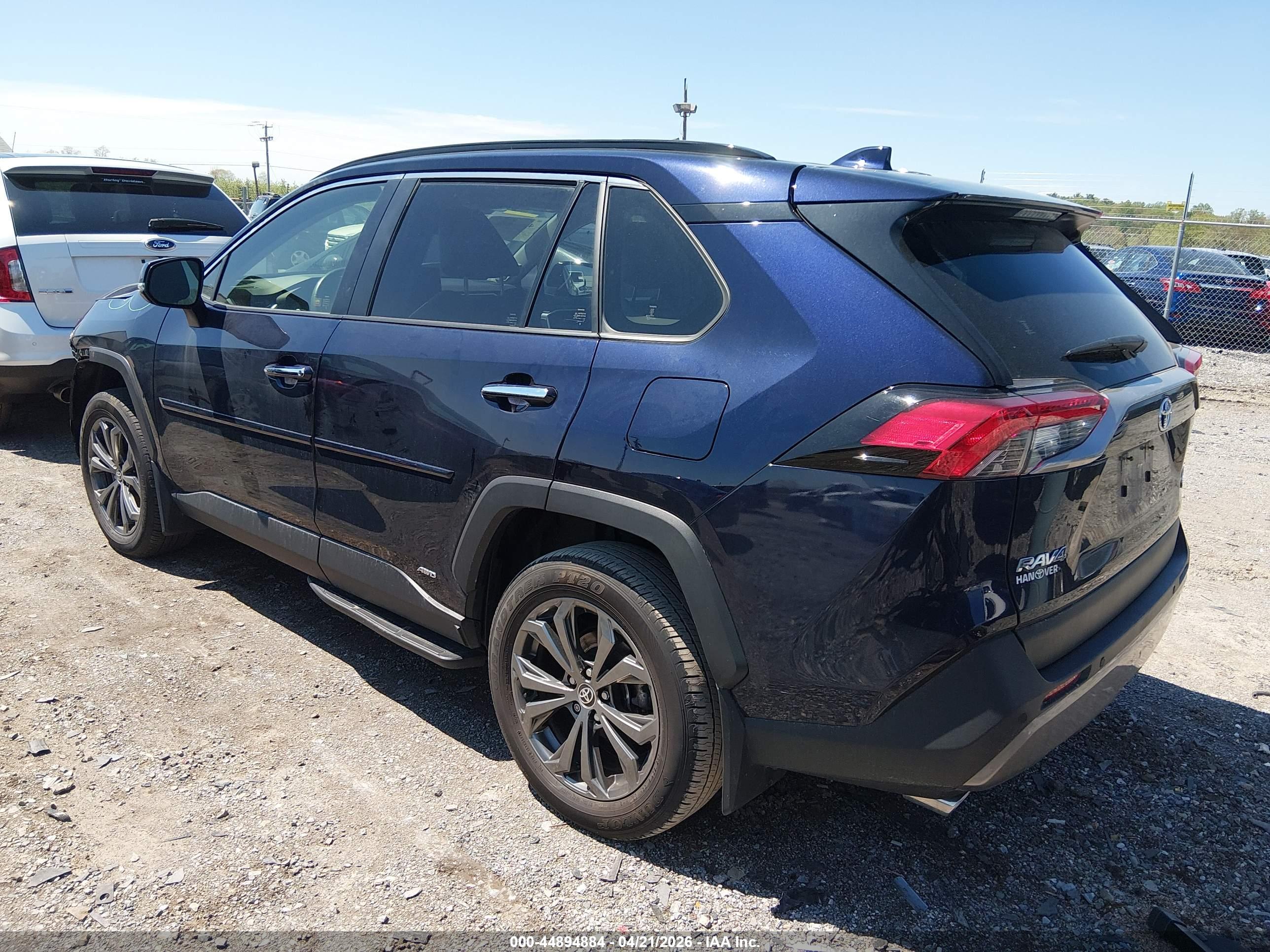 TOYOTA RAV4 image 3