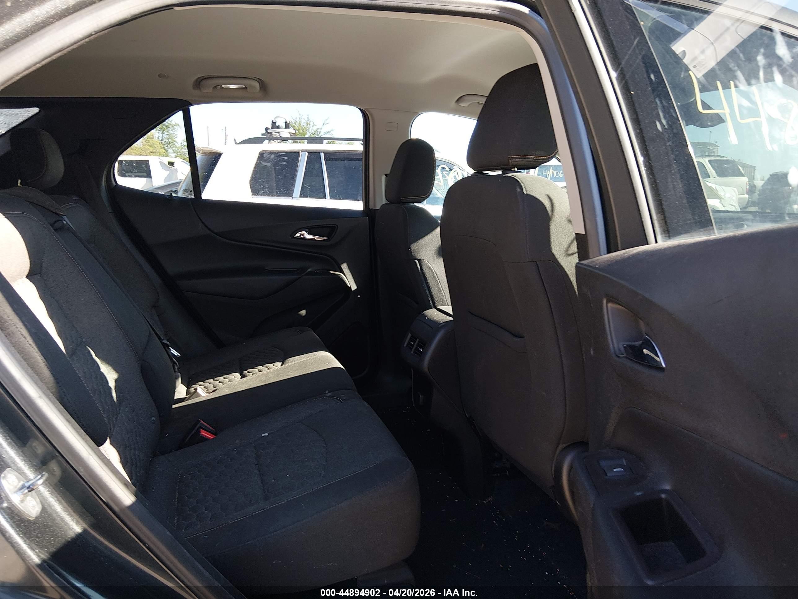 CHEVROLET EQUINOX image 8