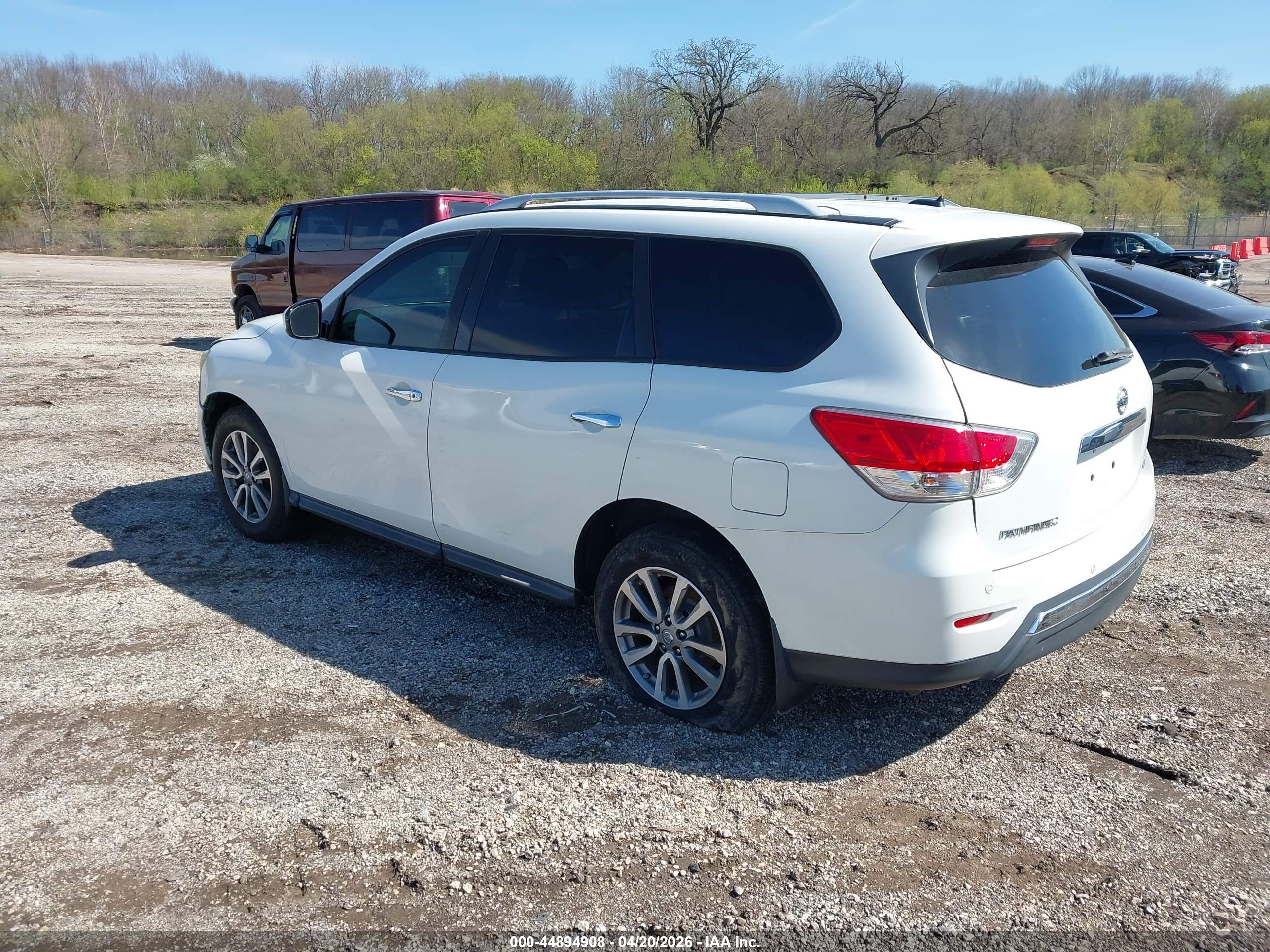 NISSAN PATHFINDER image 3