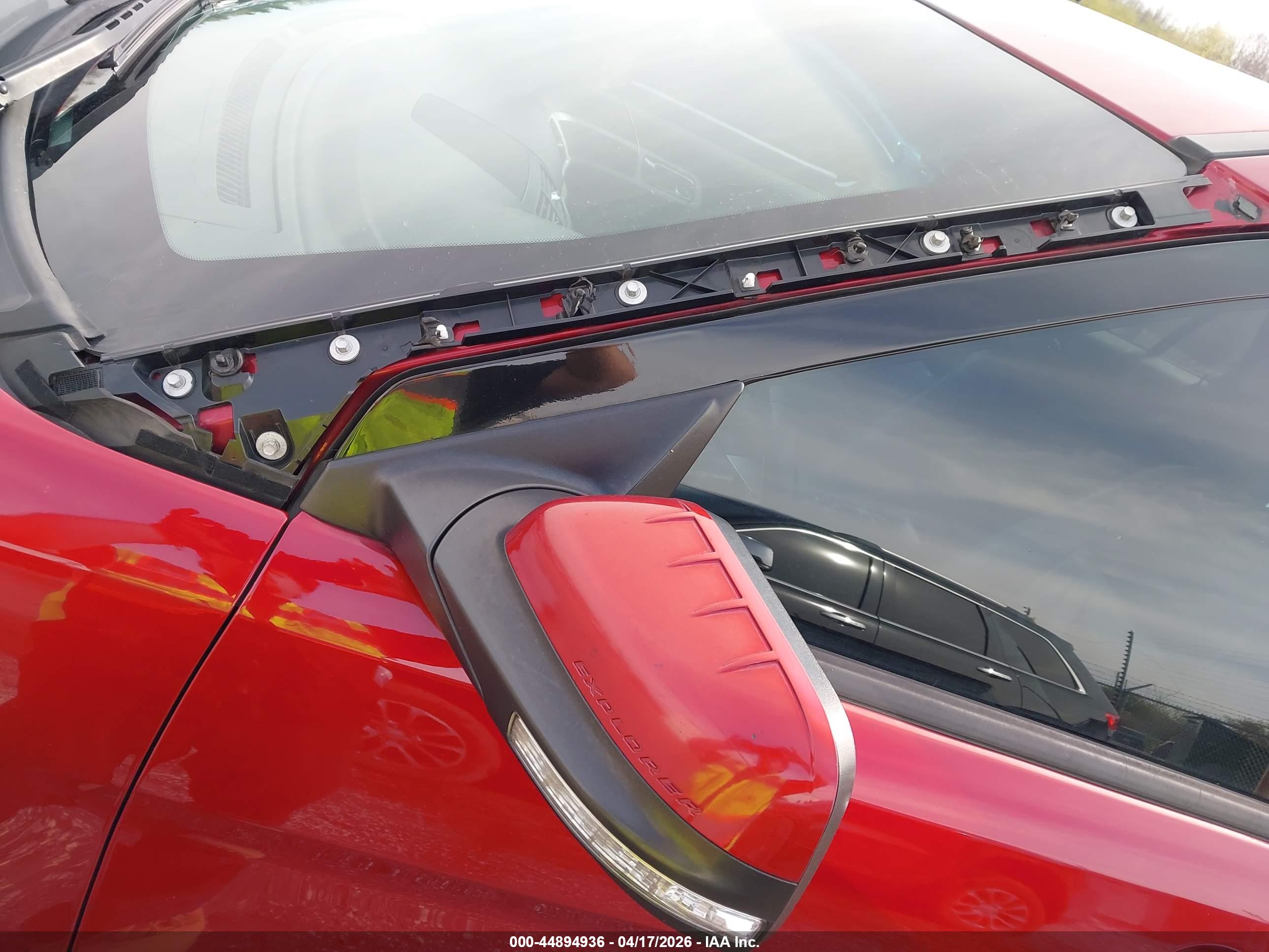 FORD EXPLORER image 6