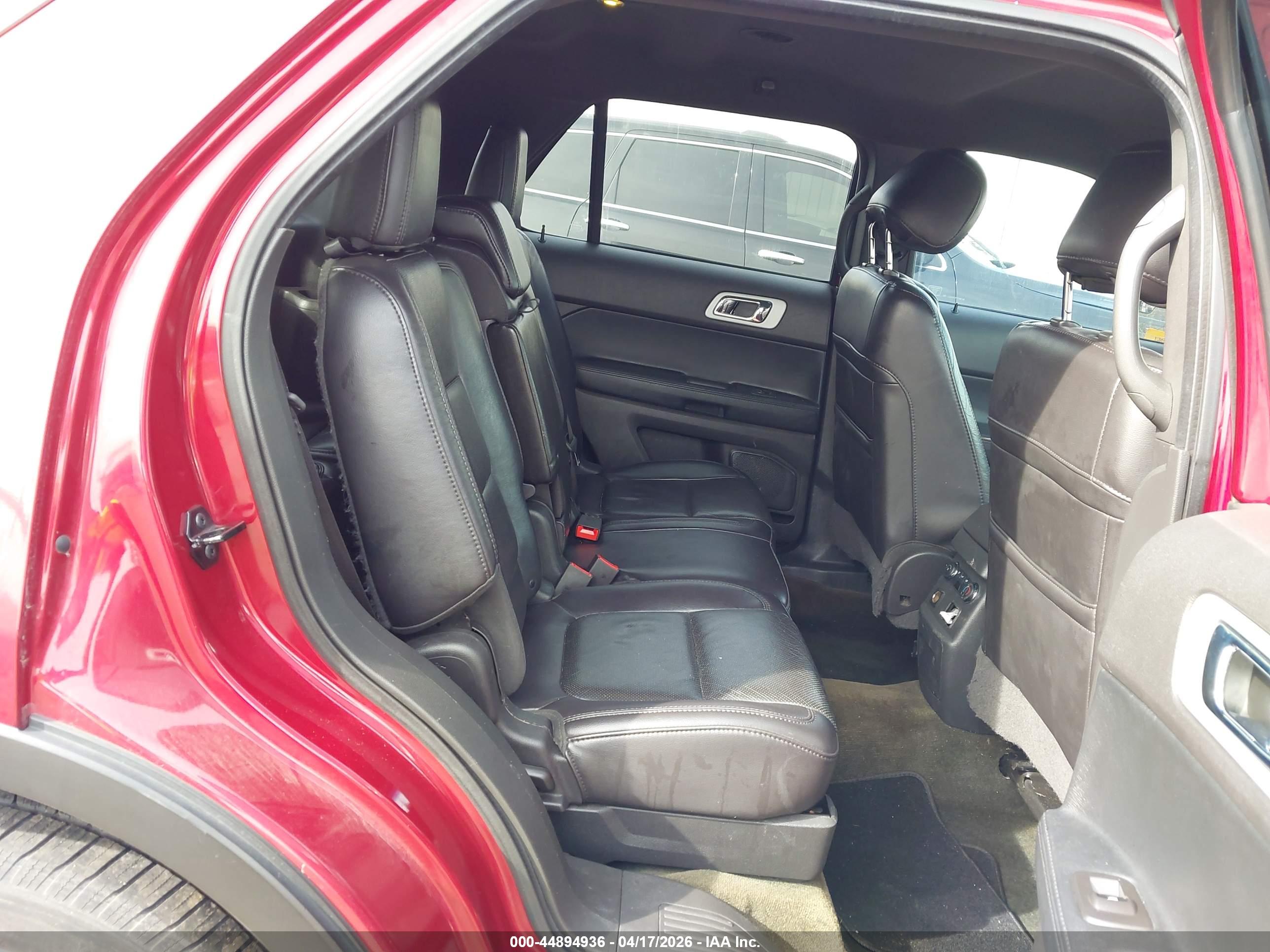 FORD EXPLORER image 8