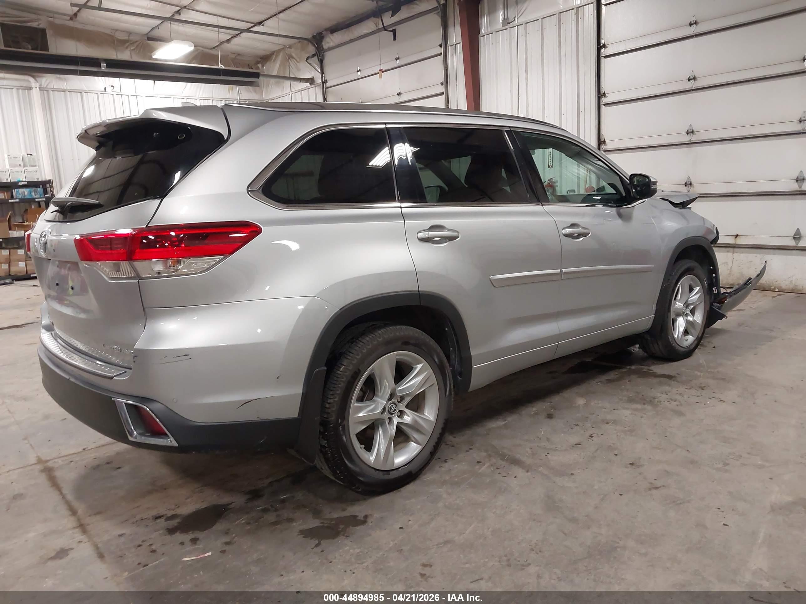 TOYOTA HIGHLANDER image 4