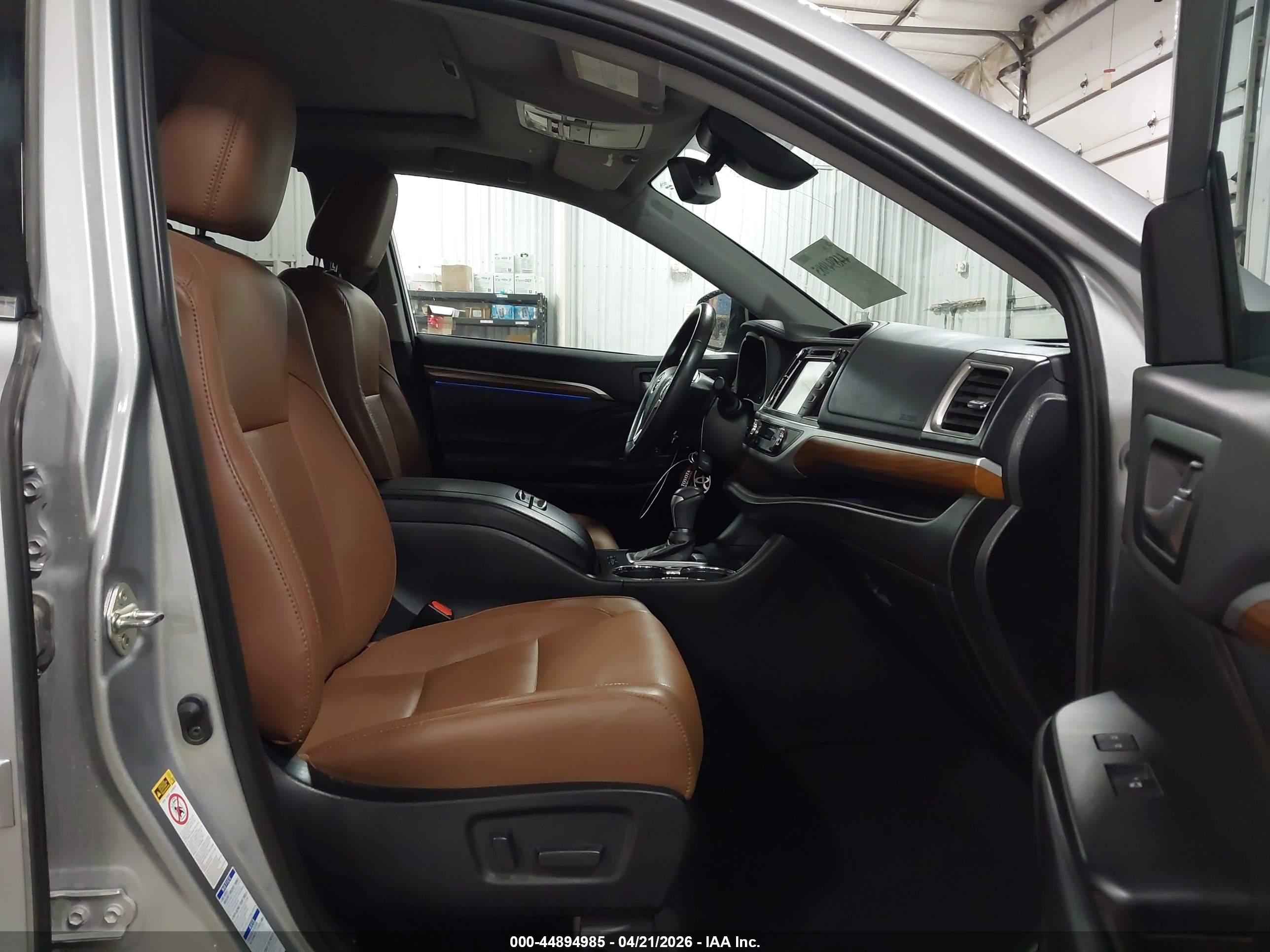 TOYOTA HIGHLANDER image 5