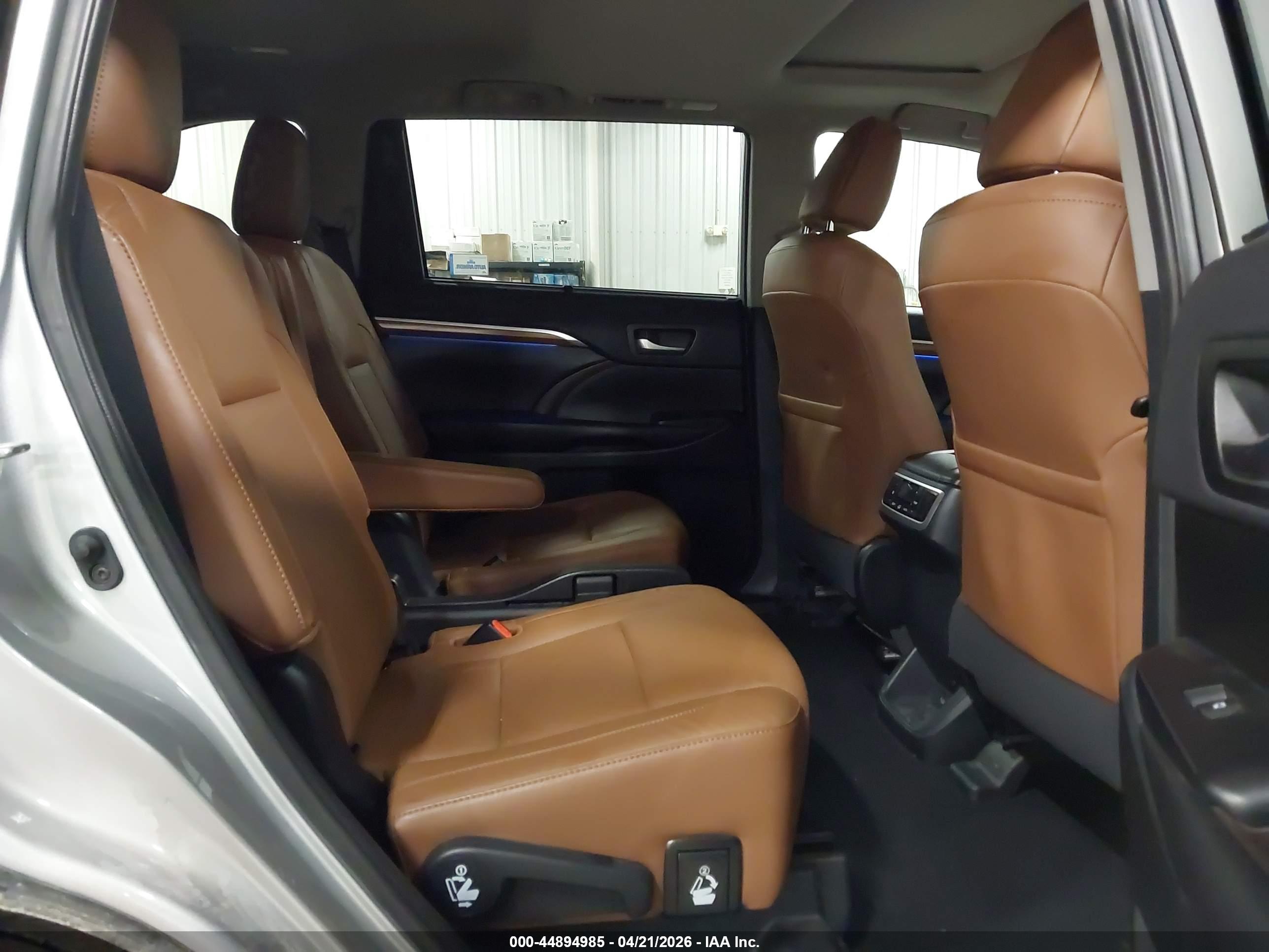 TOYOTA HIGHLANDER image 8