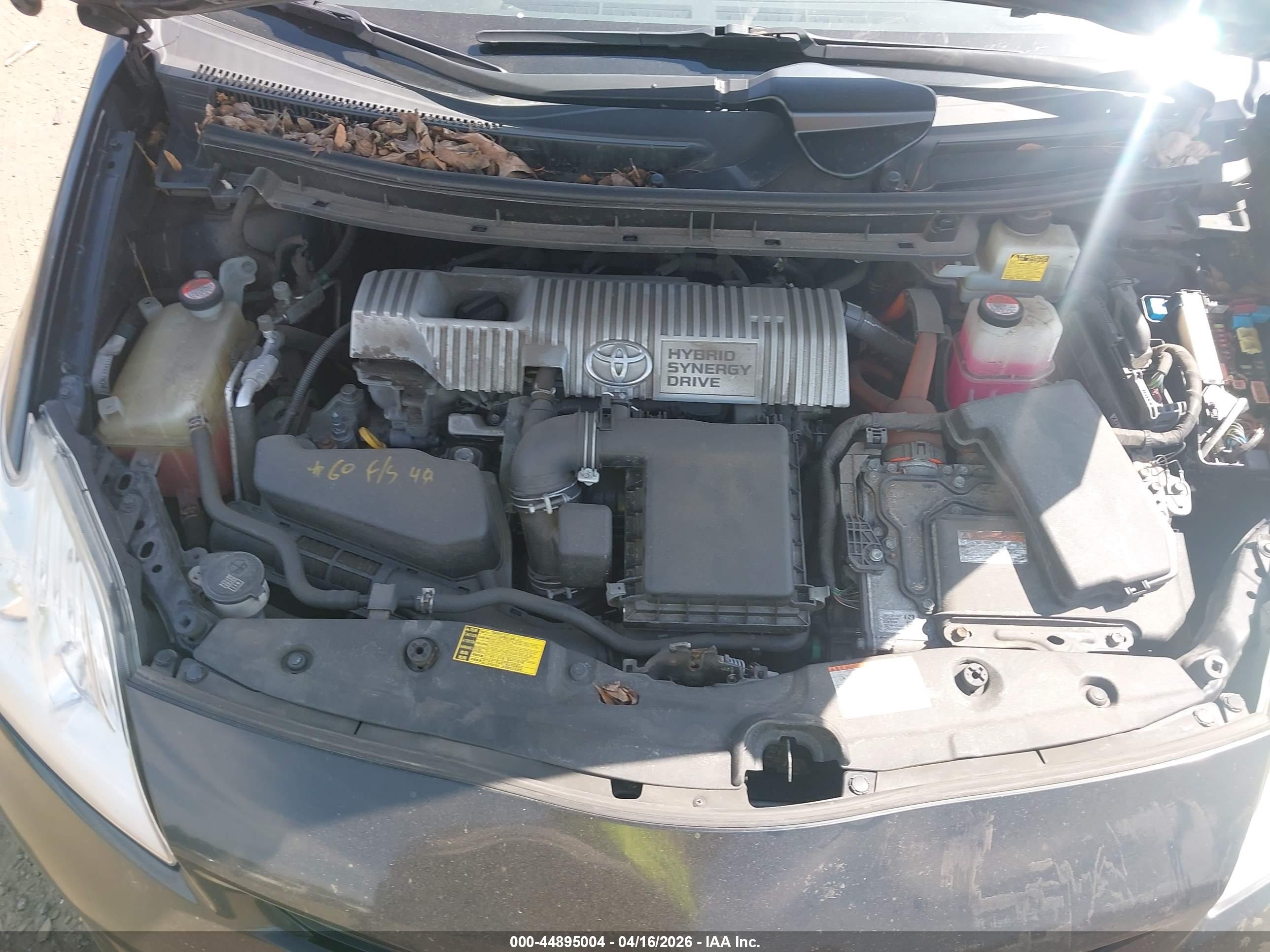 TOYOTA PRIUS image 10