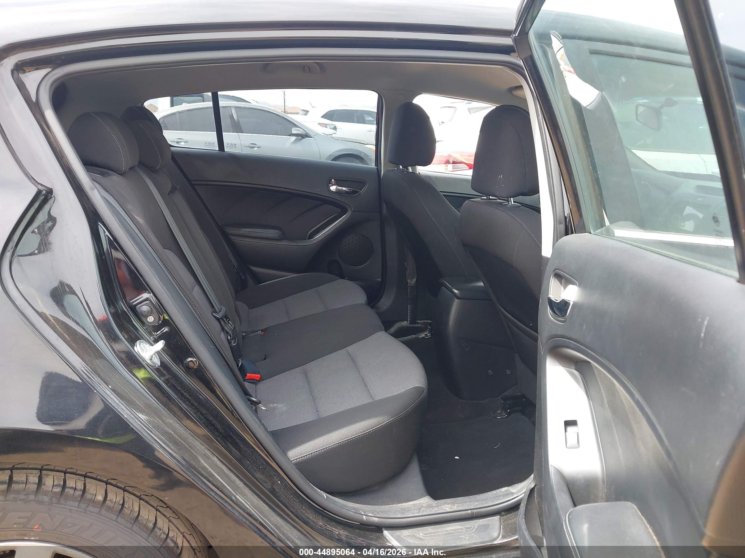 KIA FORTE image 8