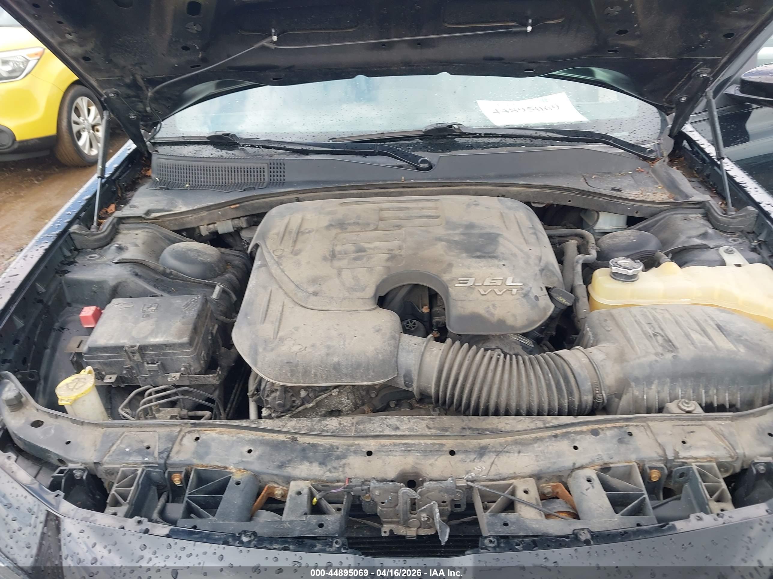 CHRYSLER 300 image 10