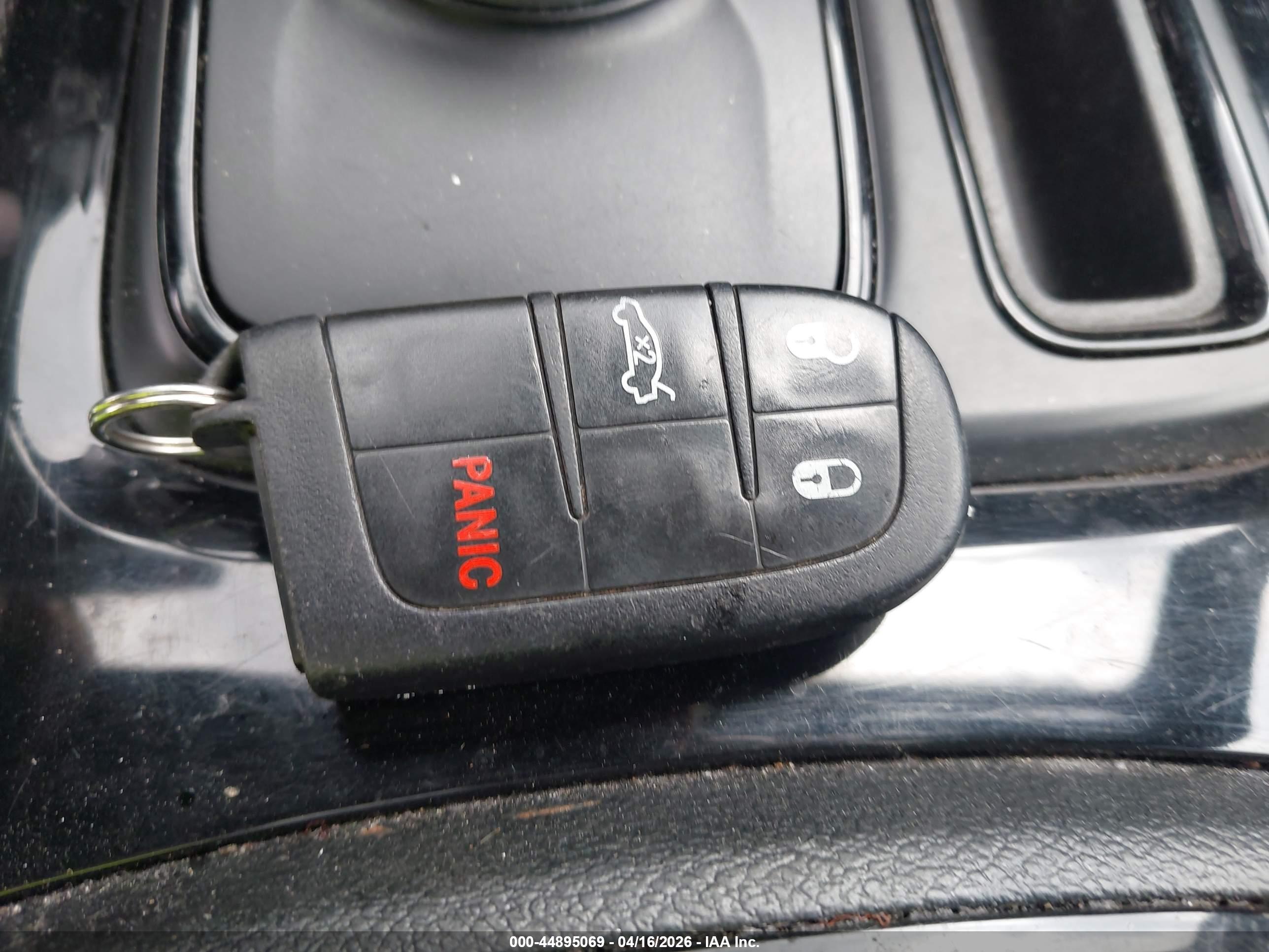 CHRYSLER 300 image 11