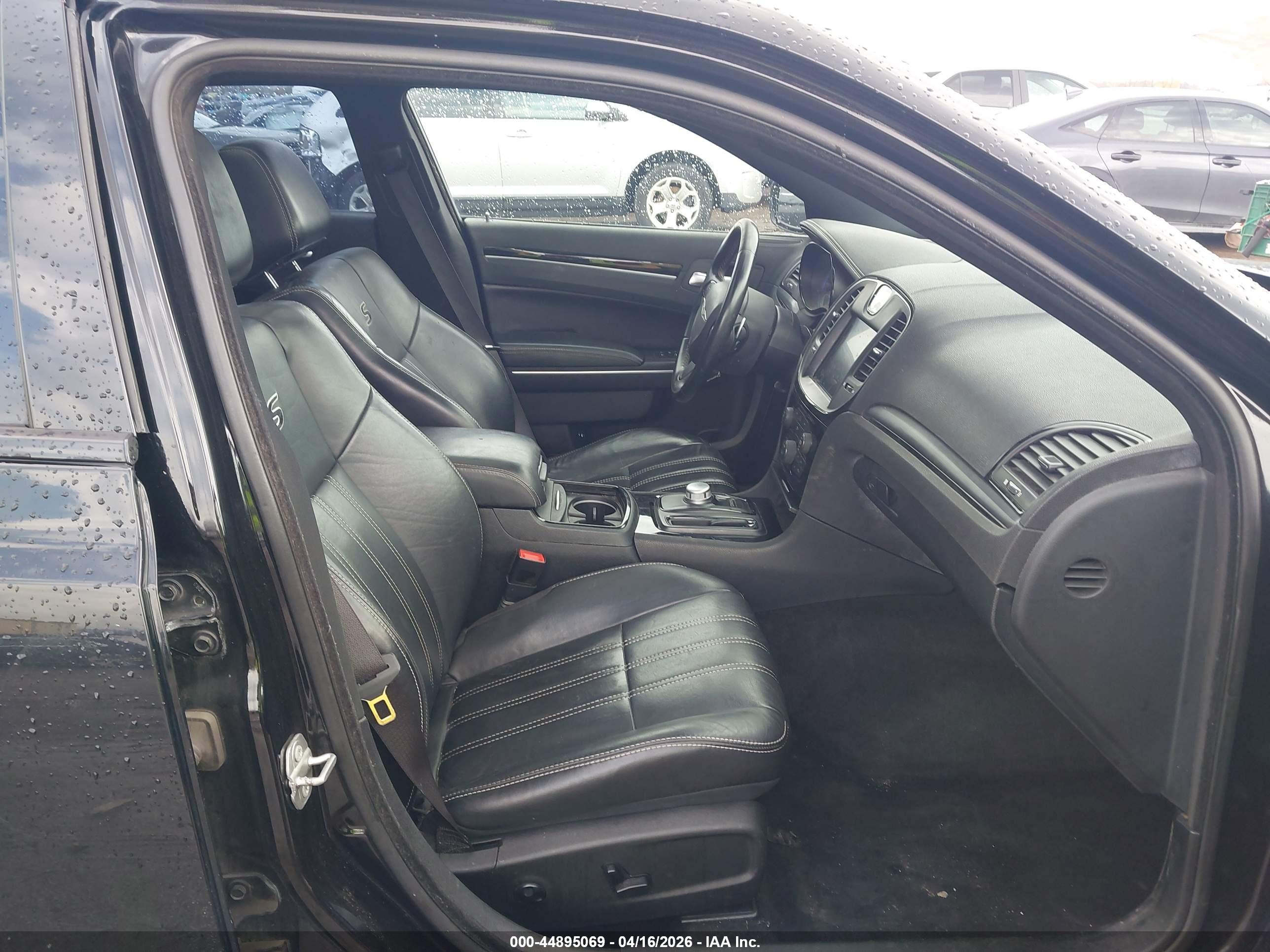 CHRYSLER 300 image 5