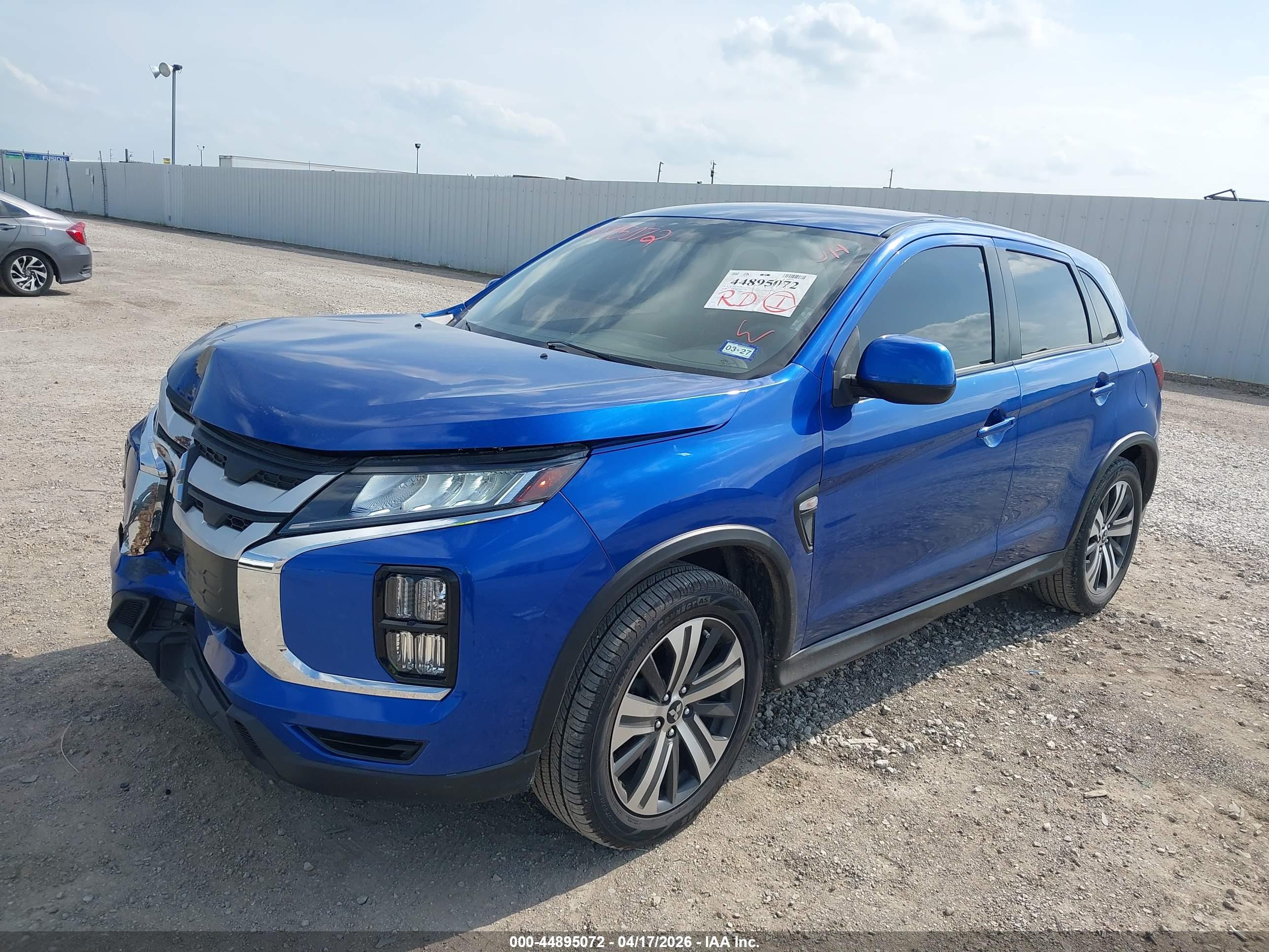 MITSUBISHI OUTLANDER image 2