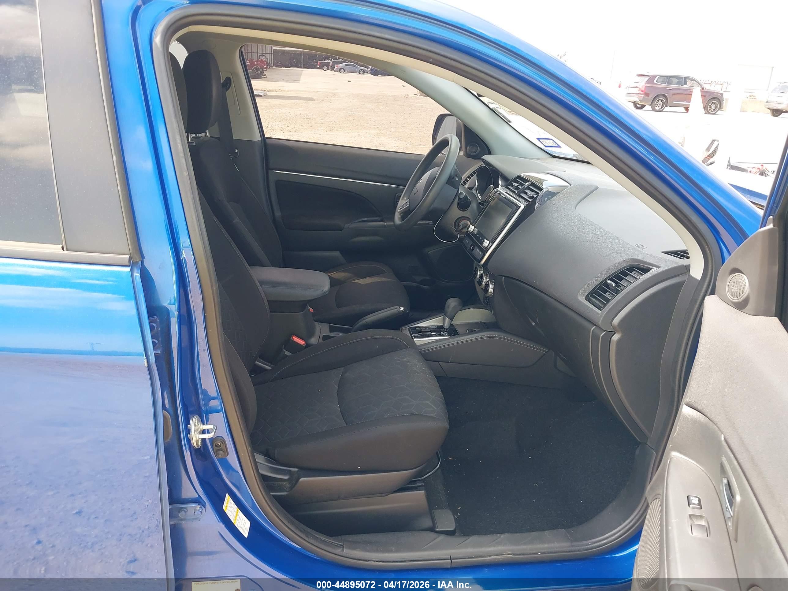 MITSUBISHI OUTLANDER image 5