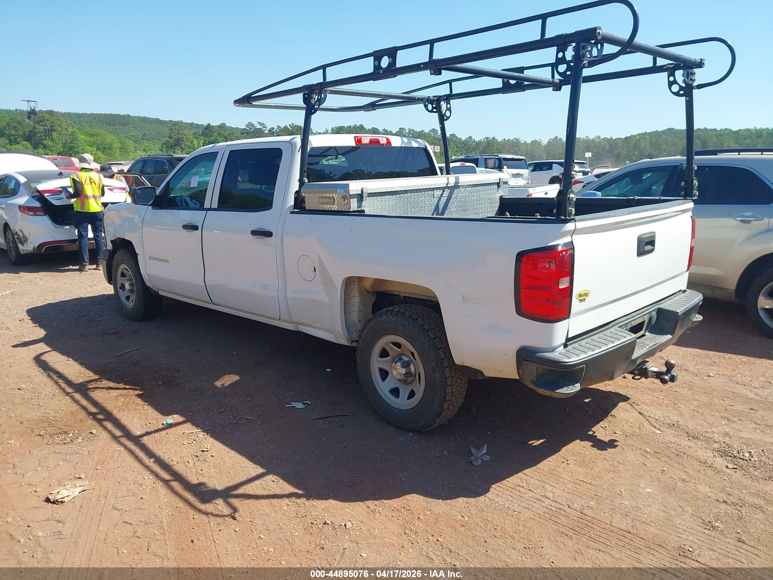 CHEVROLET SILVERADO image 3