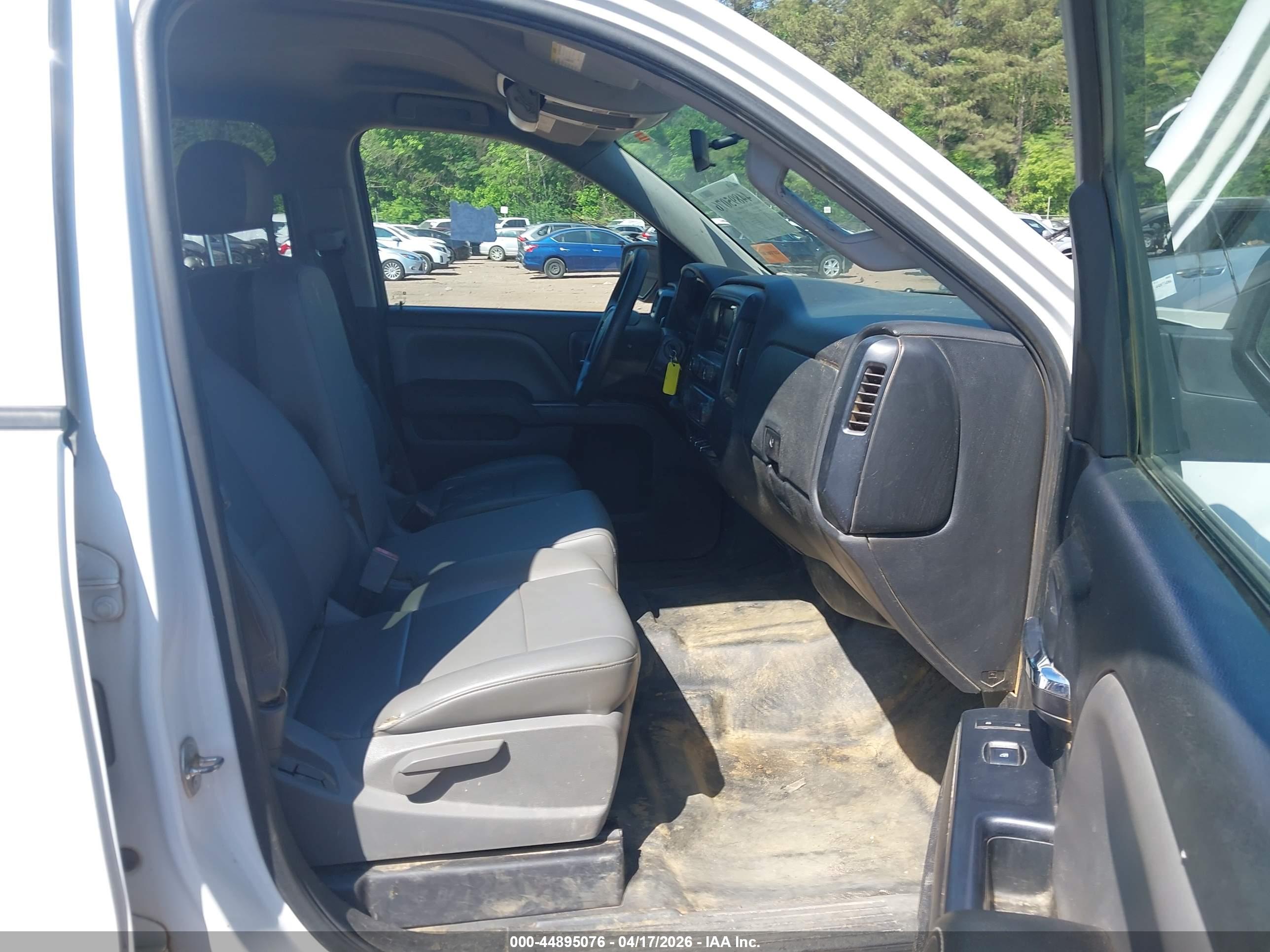 CHEVROLET SILVERADO image 5