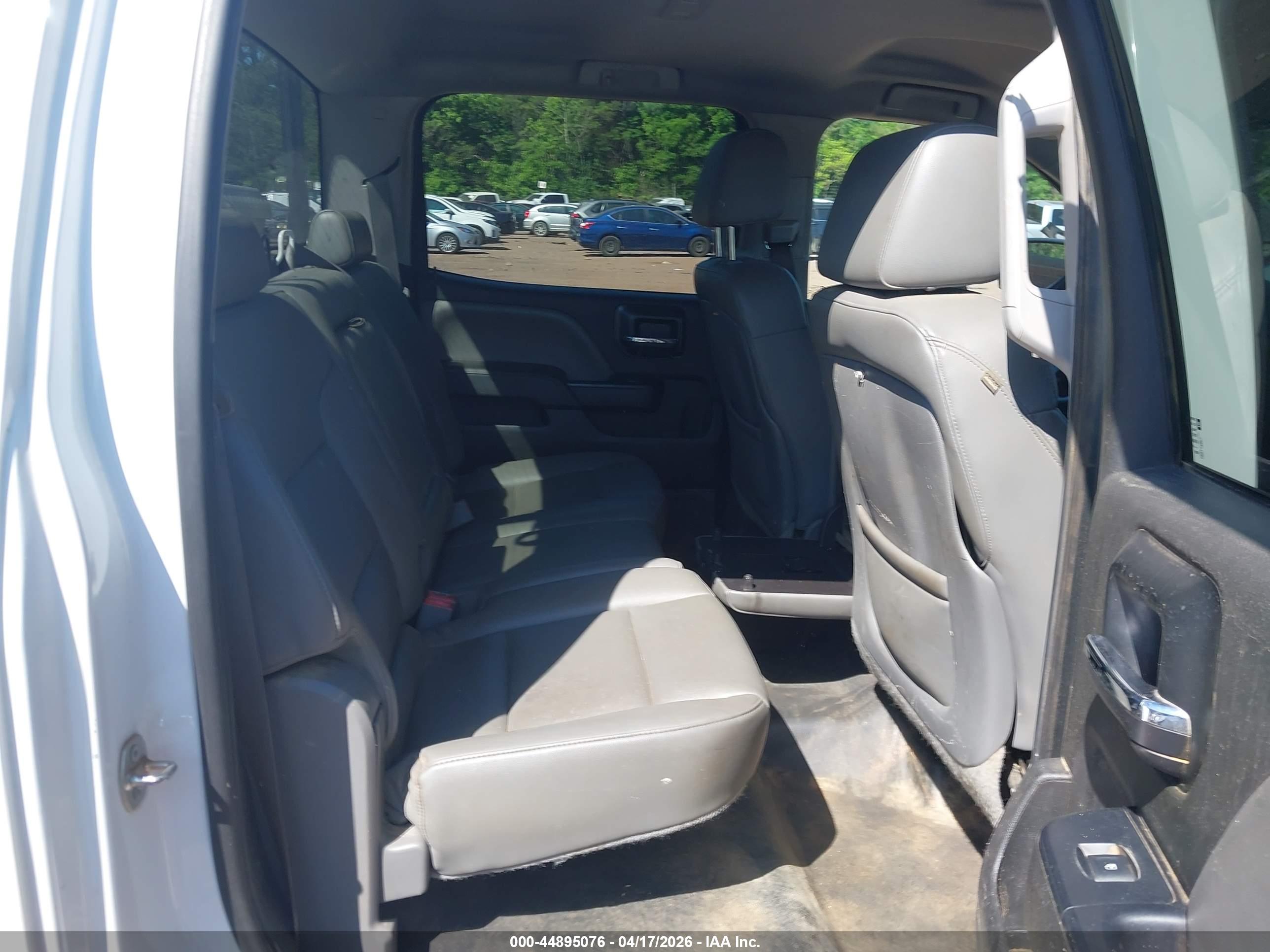 CHEVROLET SILVERADO image 8
