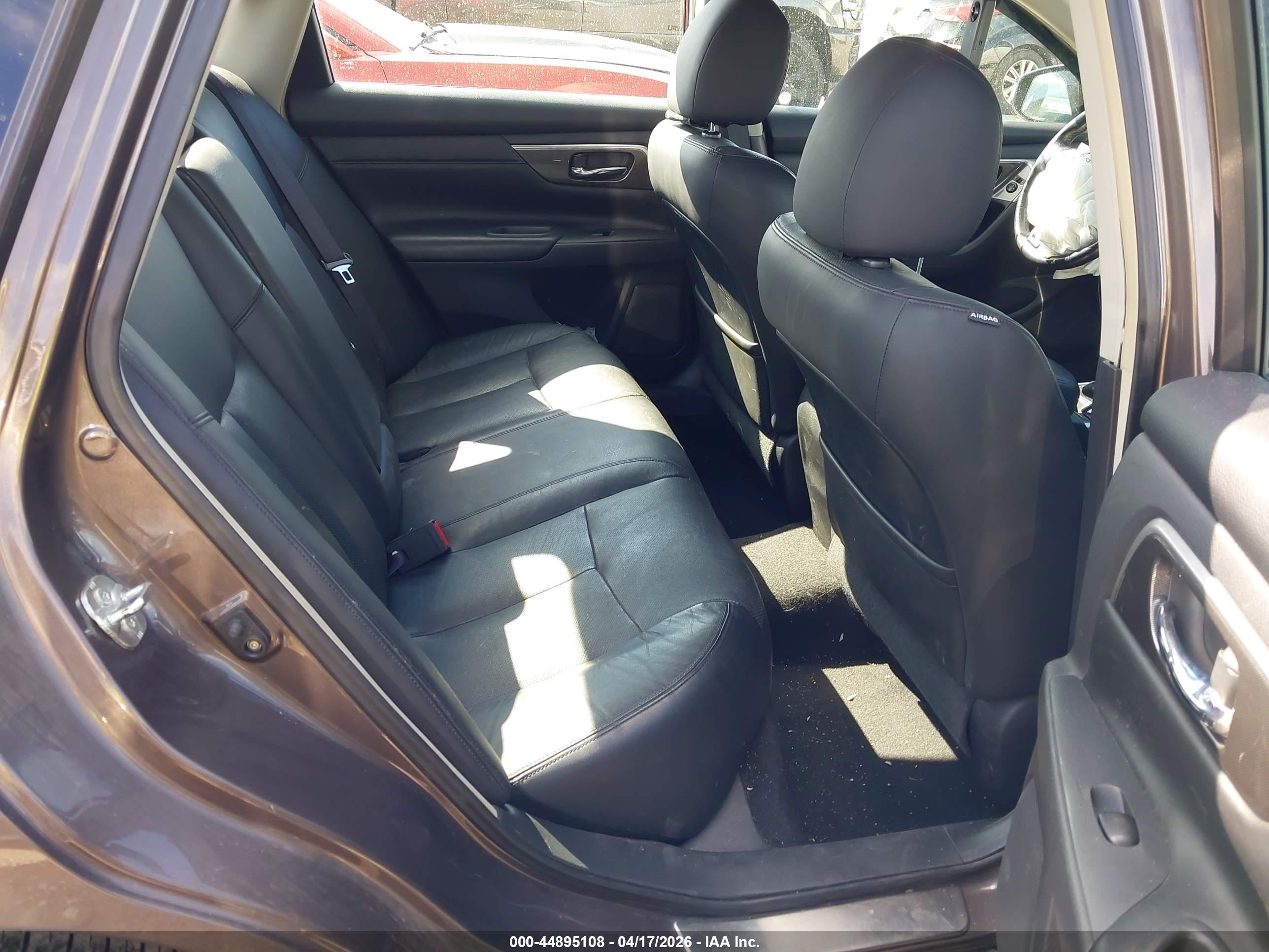 NISSAN ALTIMA image 8