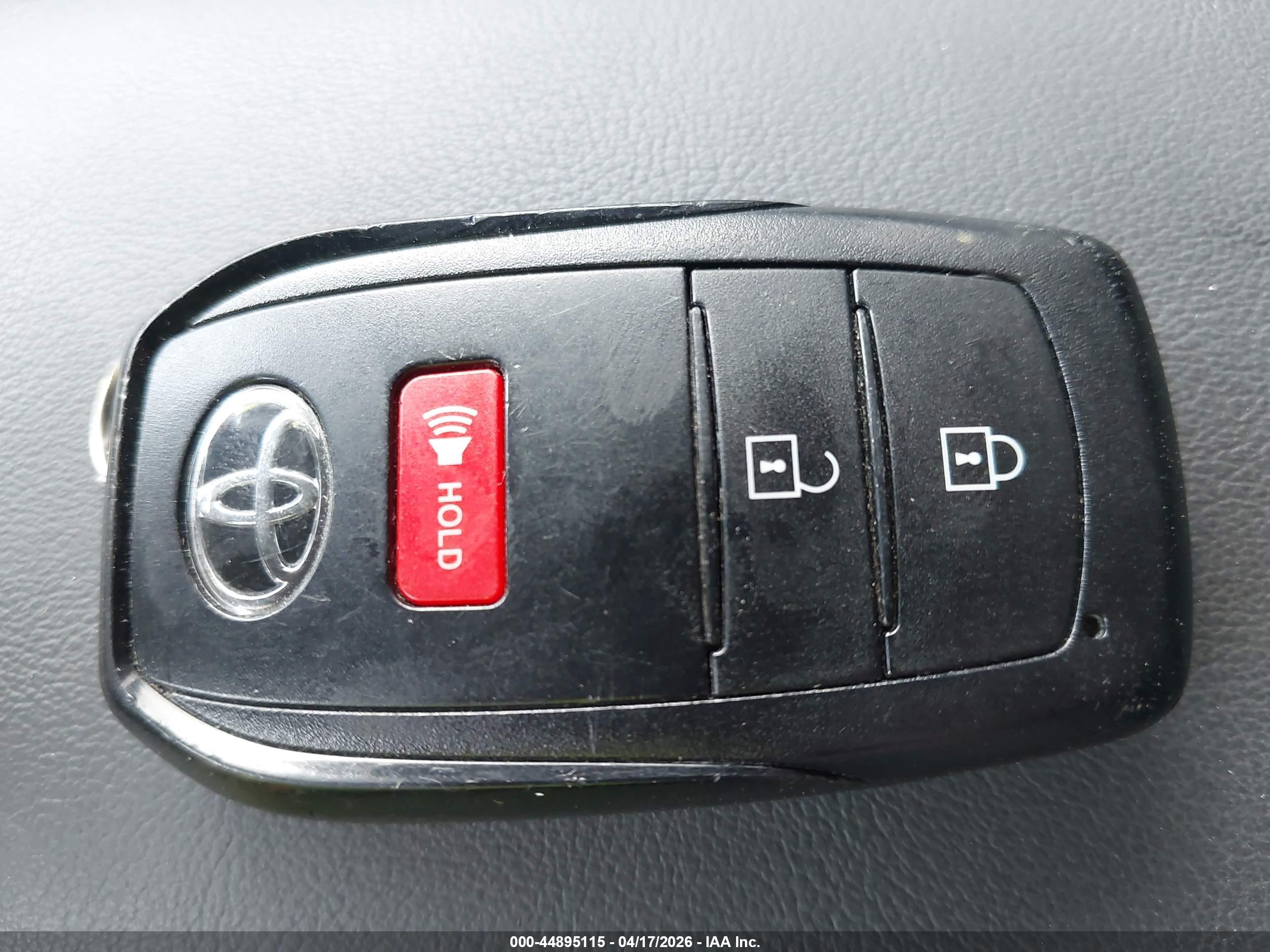 TOYOTA COROLLA image 11