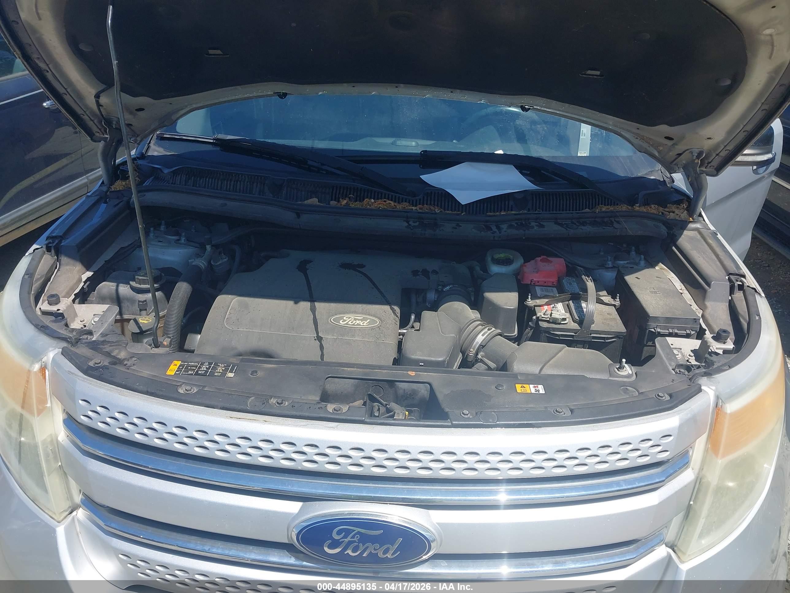 FORD EXPLORER image 10