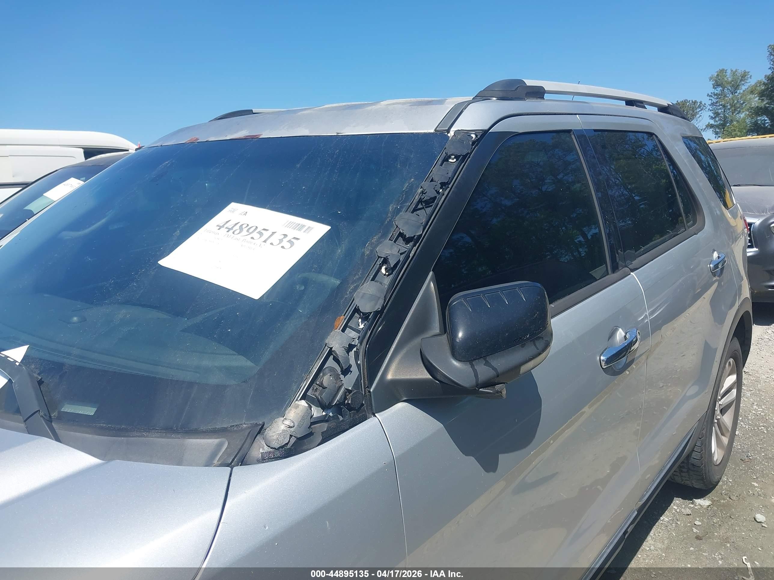 FORD EXPLORER image 6