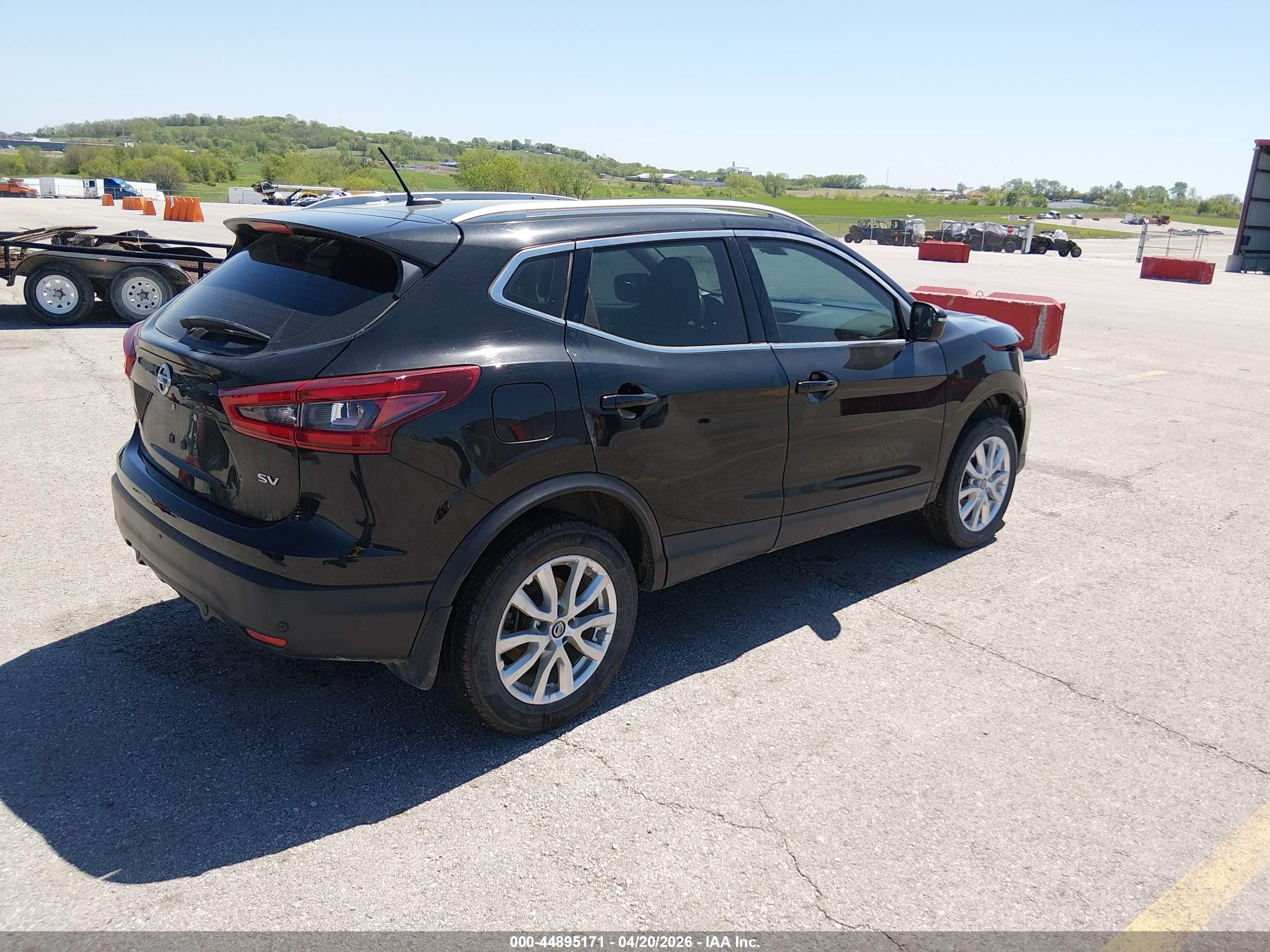 NISSAN ROGUE image 4