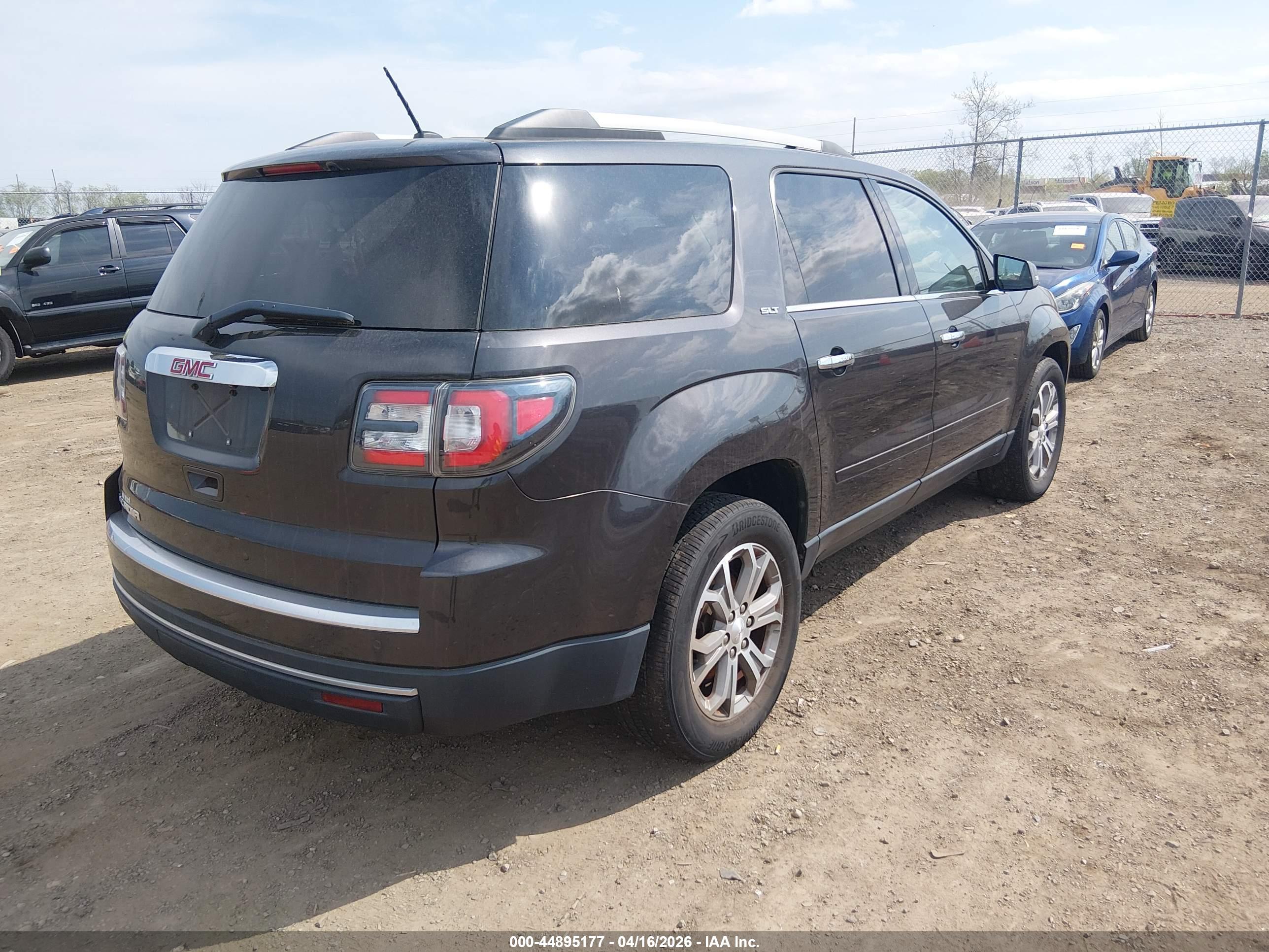 GMC ACADIA image 4