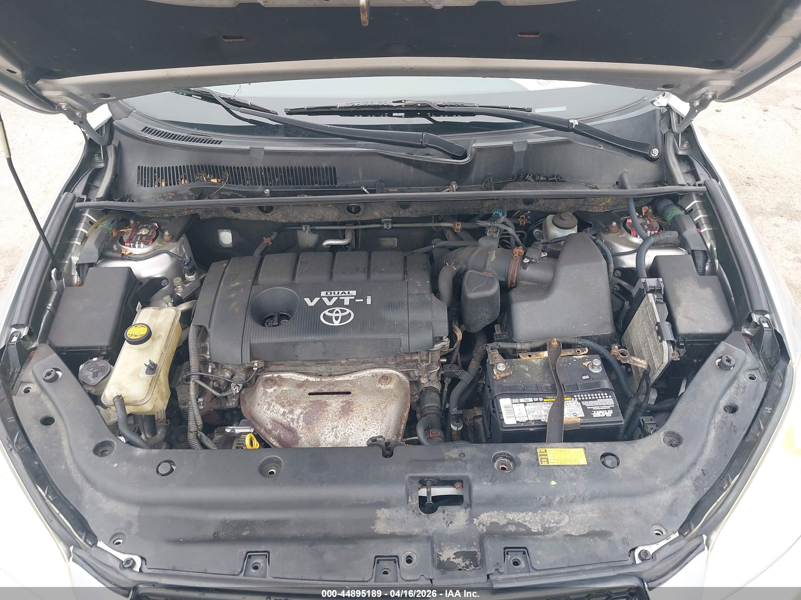 TOYOTA RAV4 image 10